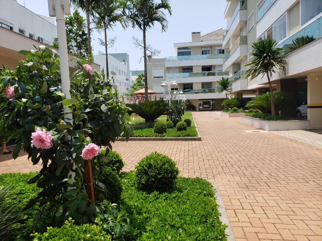 Apartamento 1 Minuto da Praia dos Ingleses, Vista Total do Mar