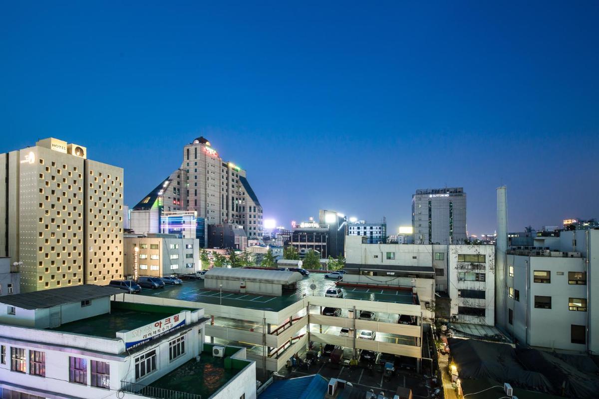 Chloe Hostel