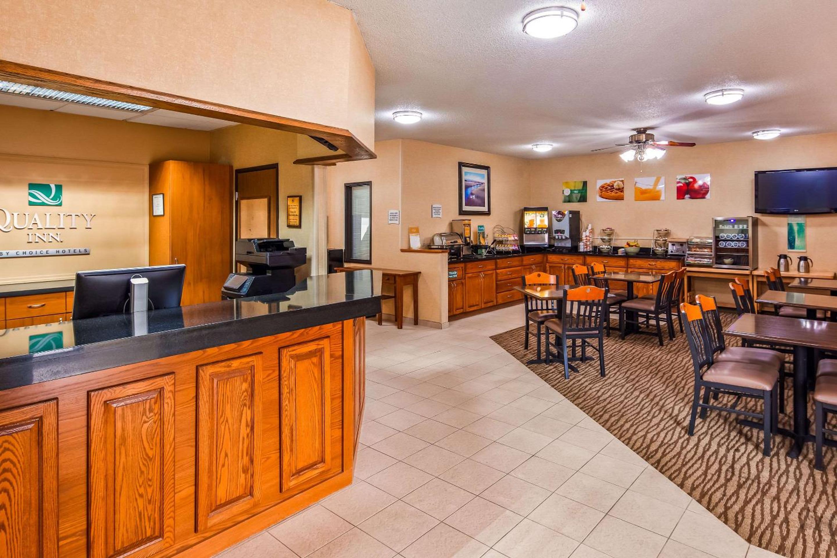 Quality Inn Tomah view 3
