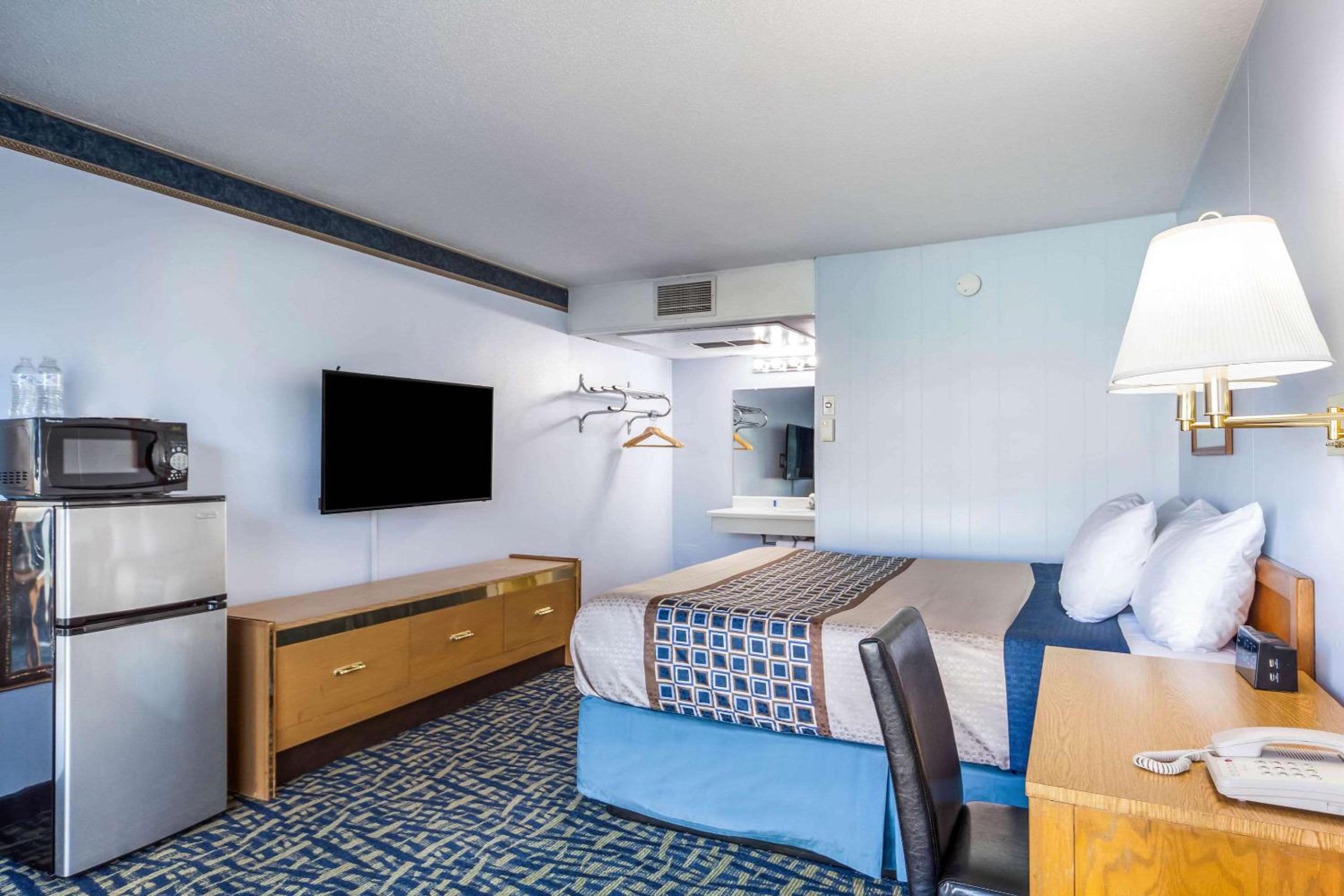 North Platte Vacations - Hospitality Inn - Property Image 3