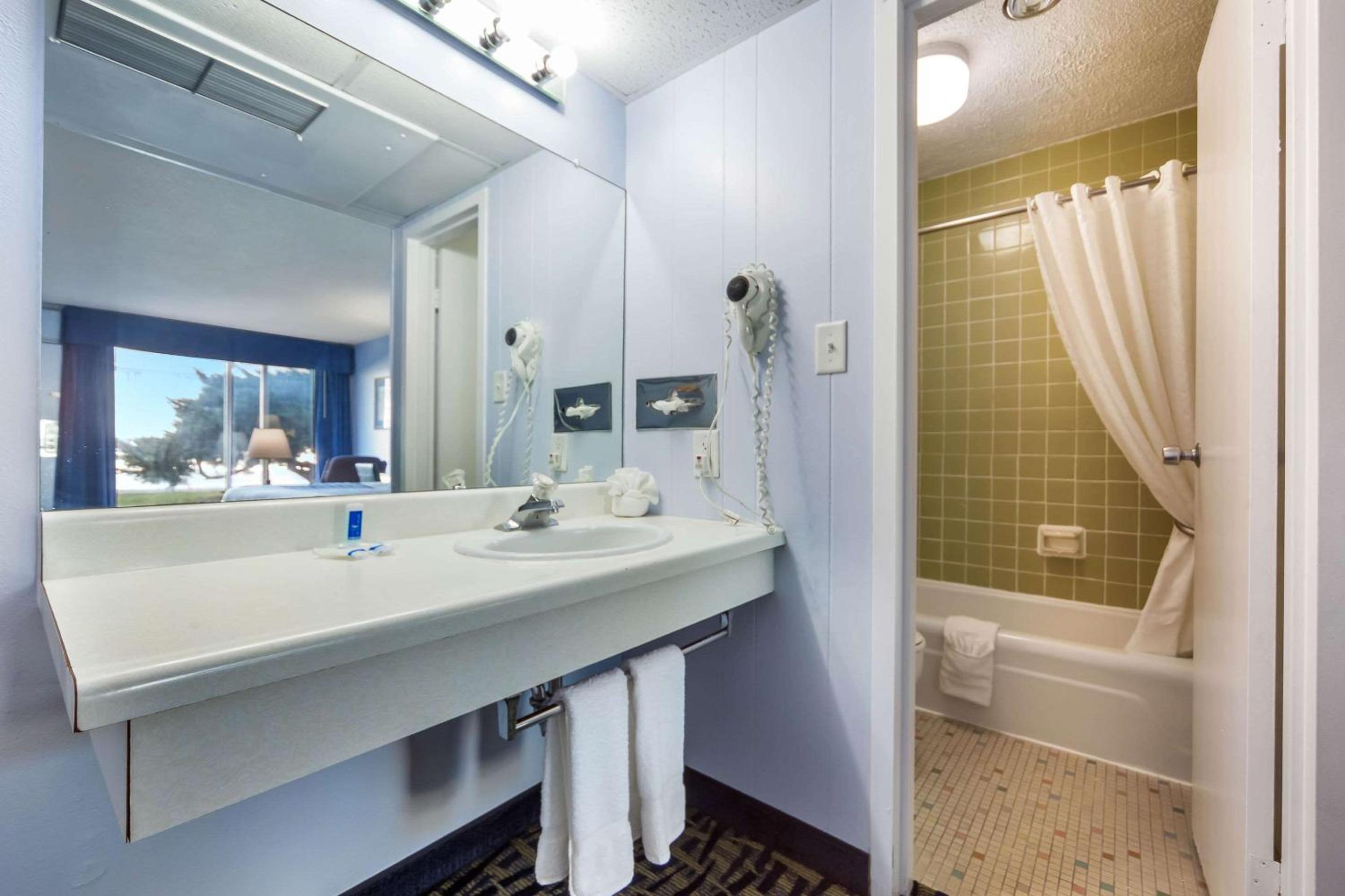 North Platte Vacations - Hospitality Inn - Property Image 1