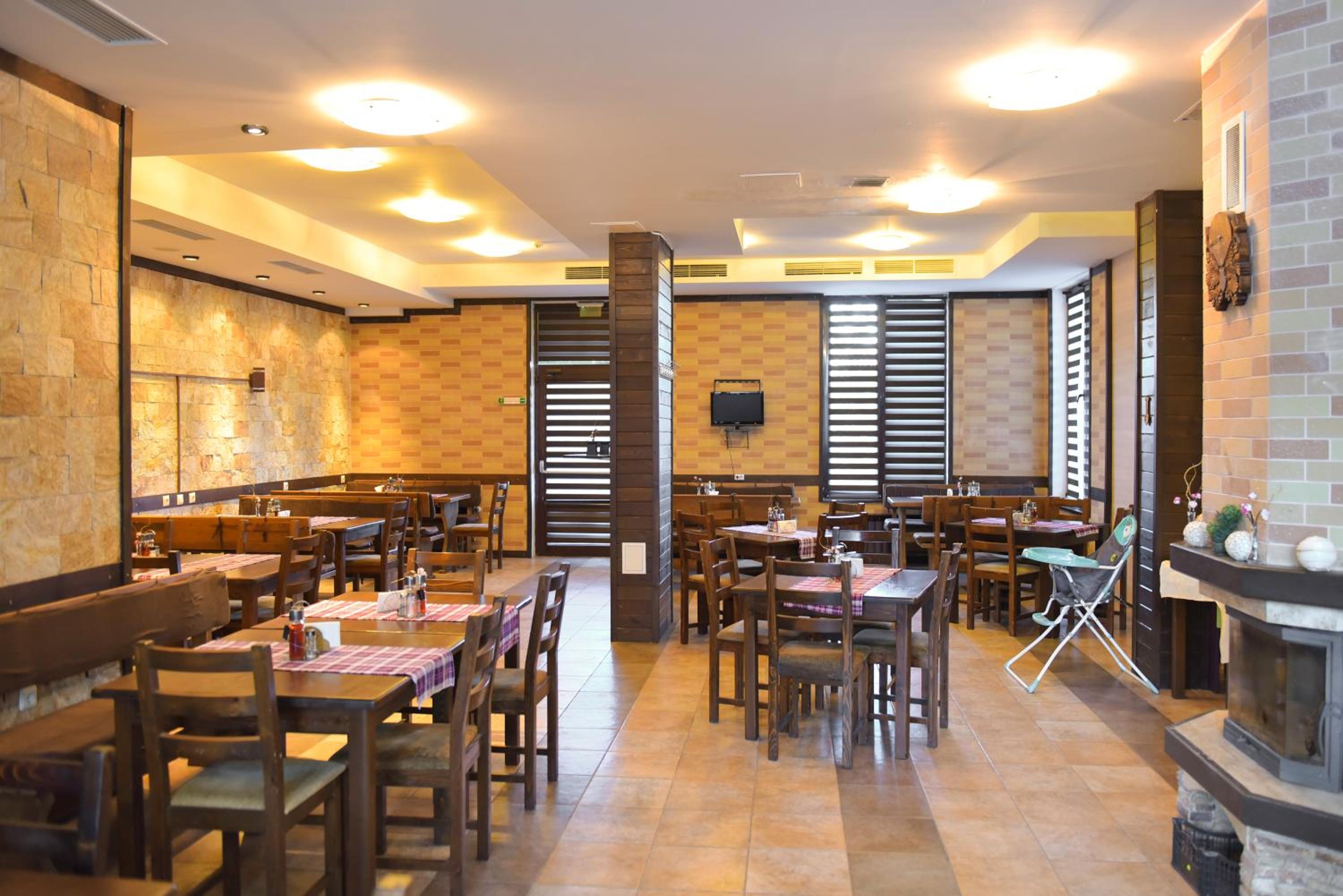 Bansko Vacations - Royal Bansko - Half Board Plus All Inclusive Light - Hot Pool Jacuzzis - Property Image 2