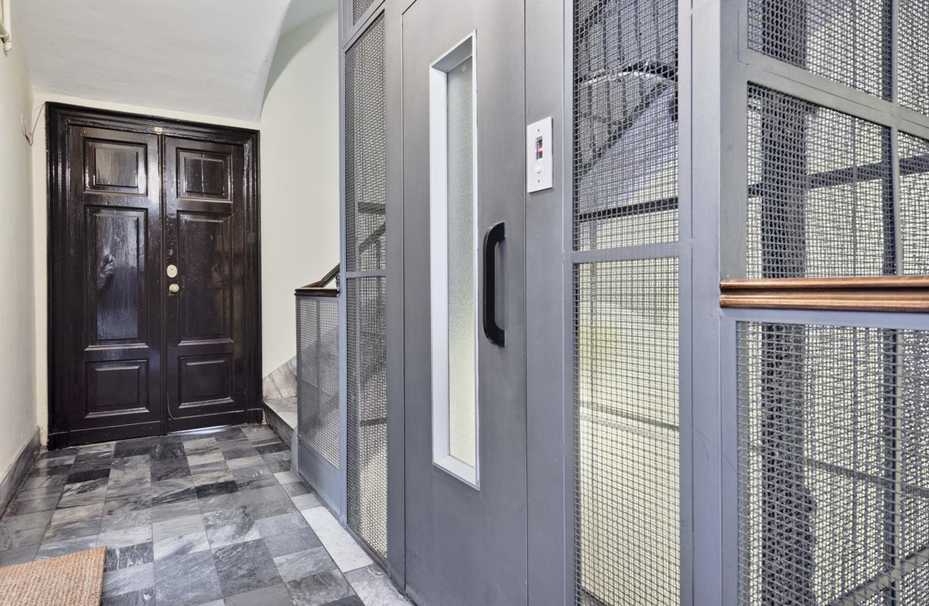 GuestHost - Porta Susa Elegant & Design Apartment view 2