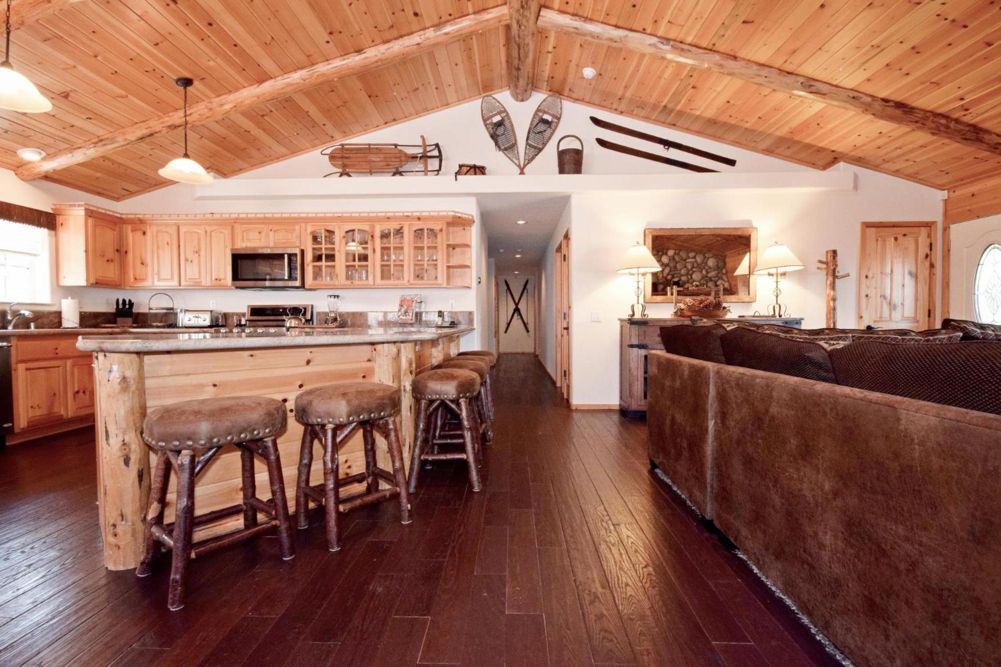 Eagle Mountain Lodge