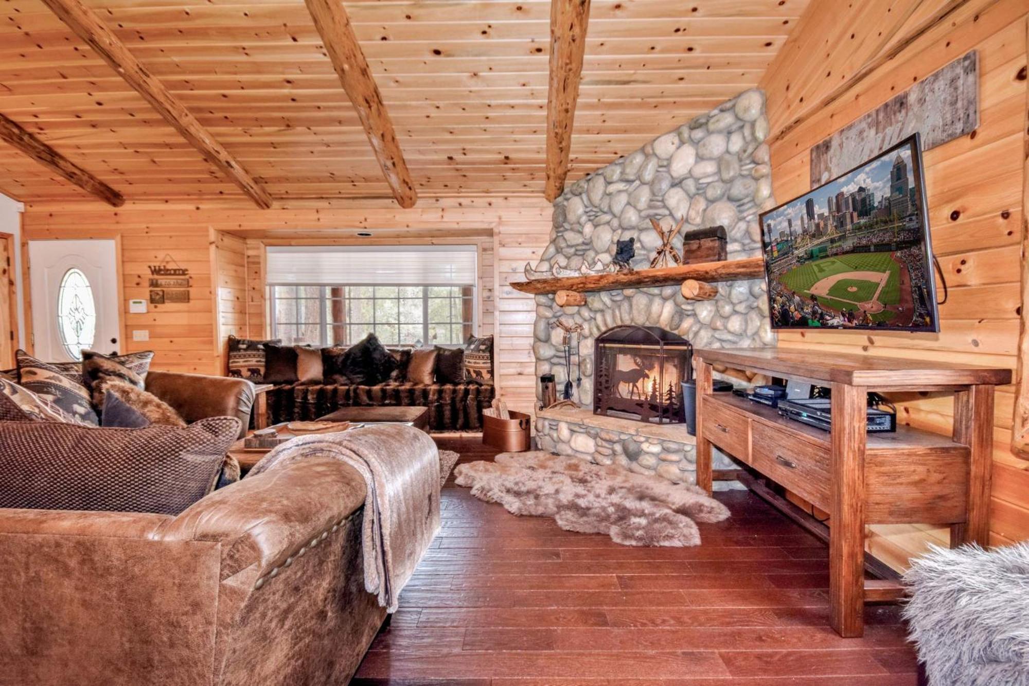 Eagle Mountain Lodge