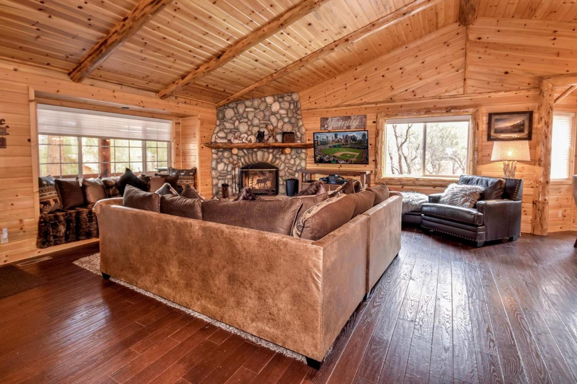 Eagle Mountain Lodge