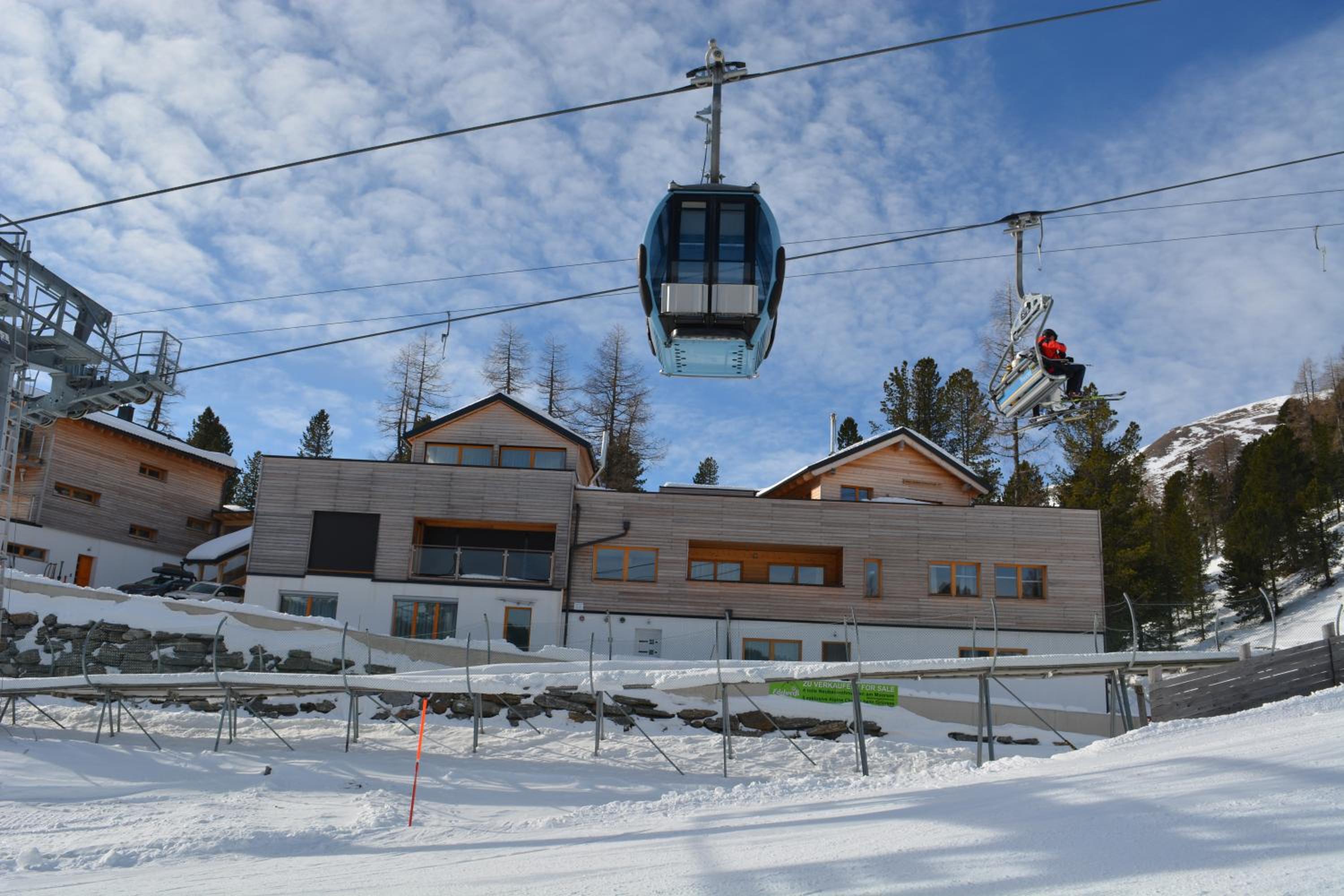 Apartment Ski in - Ski out view 2