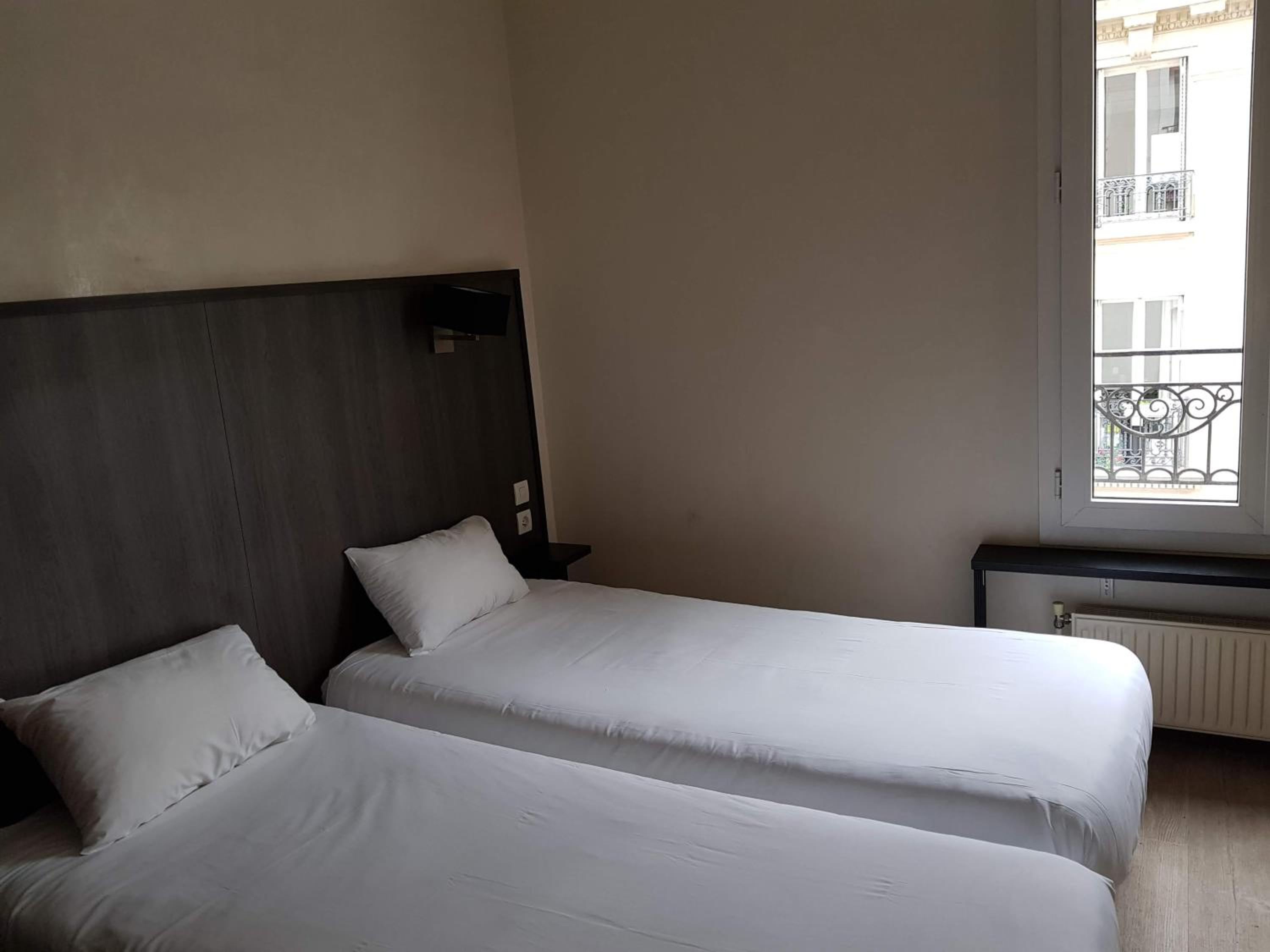 Levallois-Perret Vacations - Hotel D'Anjou - Property Image 2