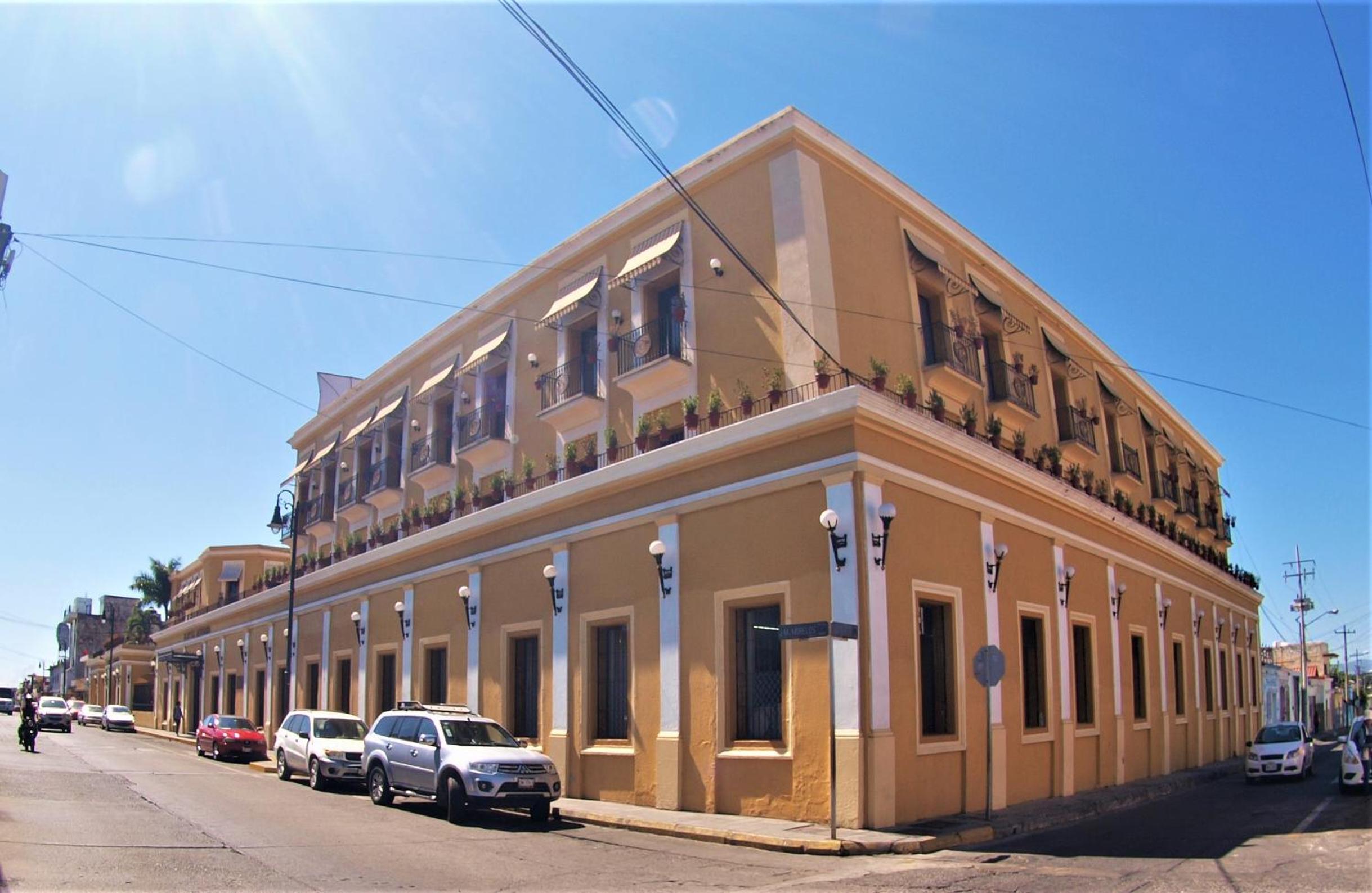 Colima Vacations - Hotel America - Property Image 1