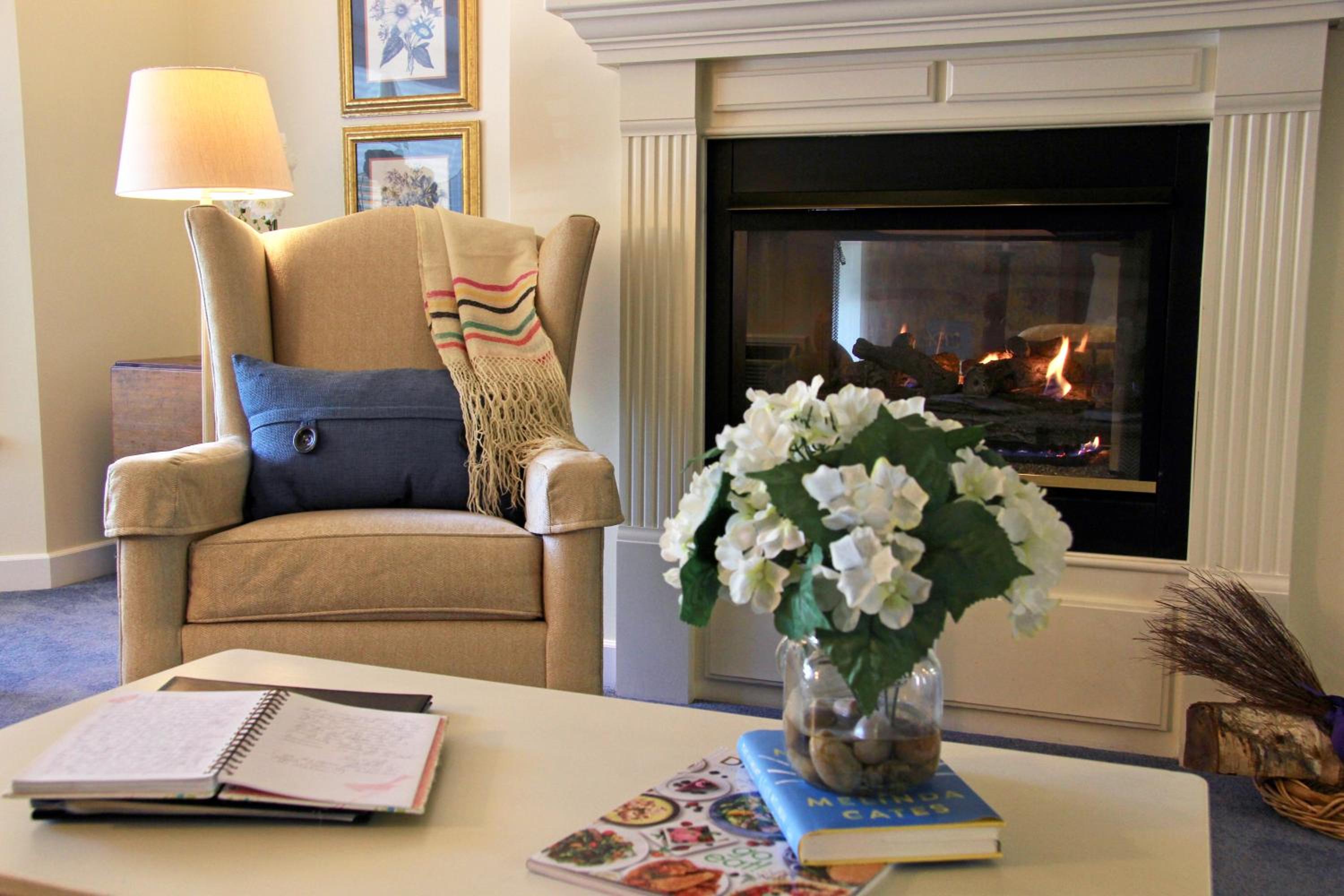 Eagle Harbor Inn