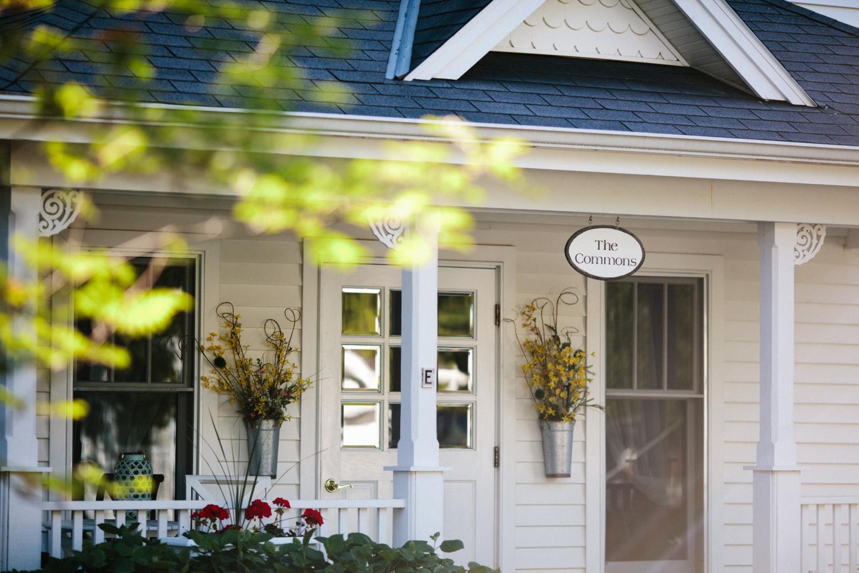 Eagle Harbor Inn