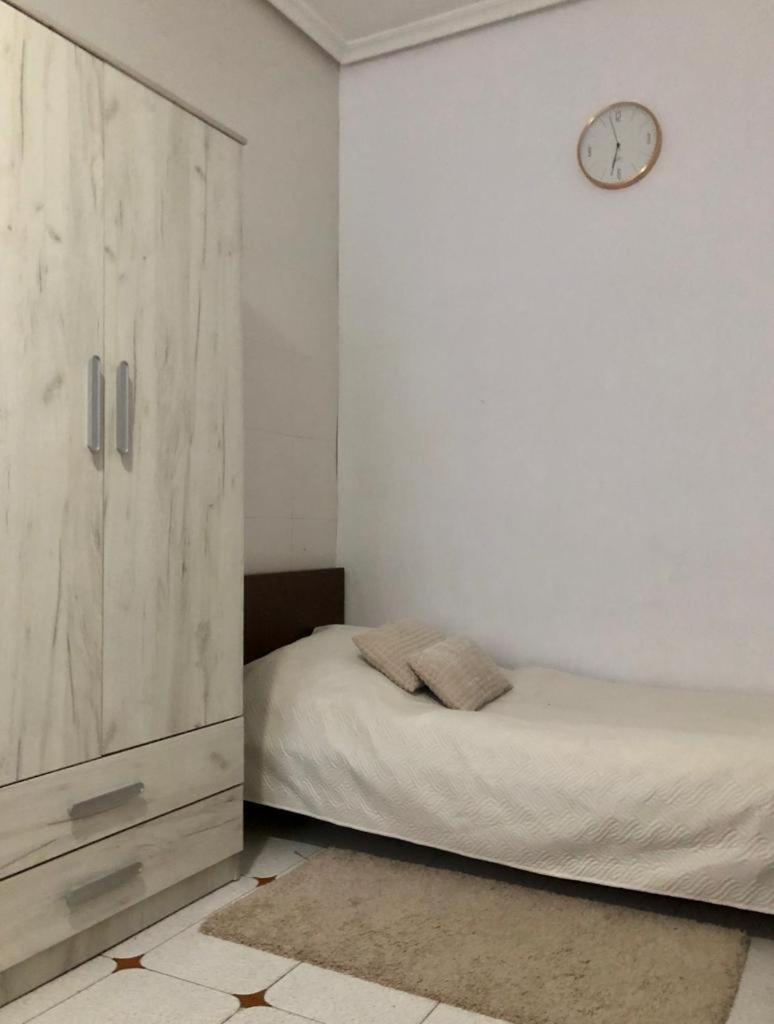 Big apartment with unique patio near Santa Barbara Castle photo 3
