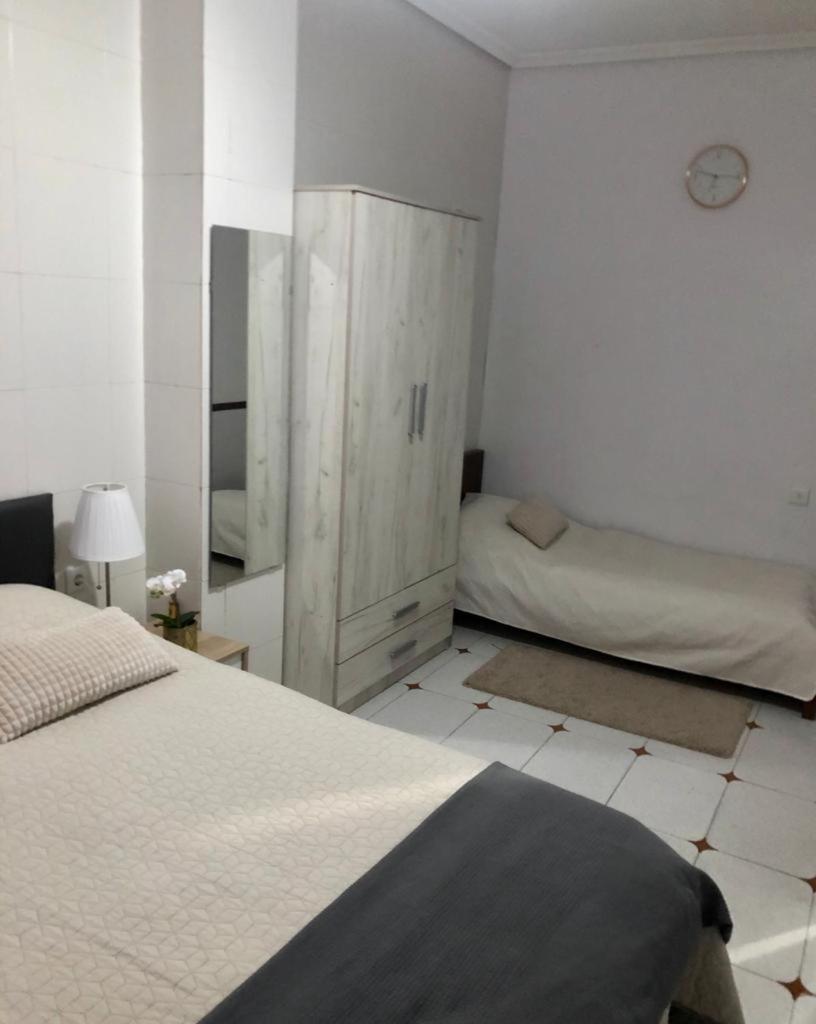 Big apartment with unique patio near Santa Barbara Castle photo 4