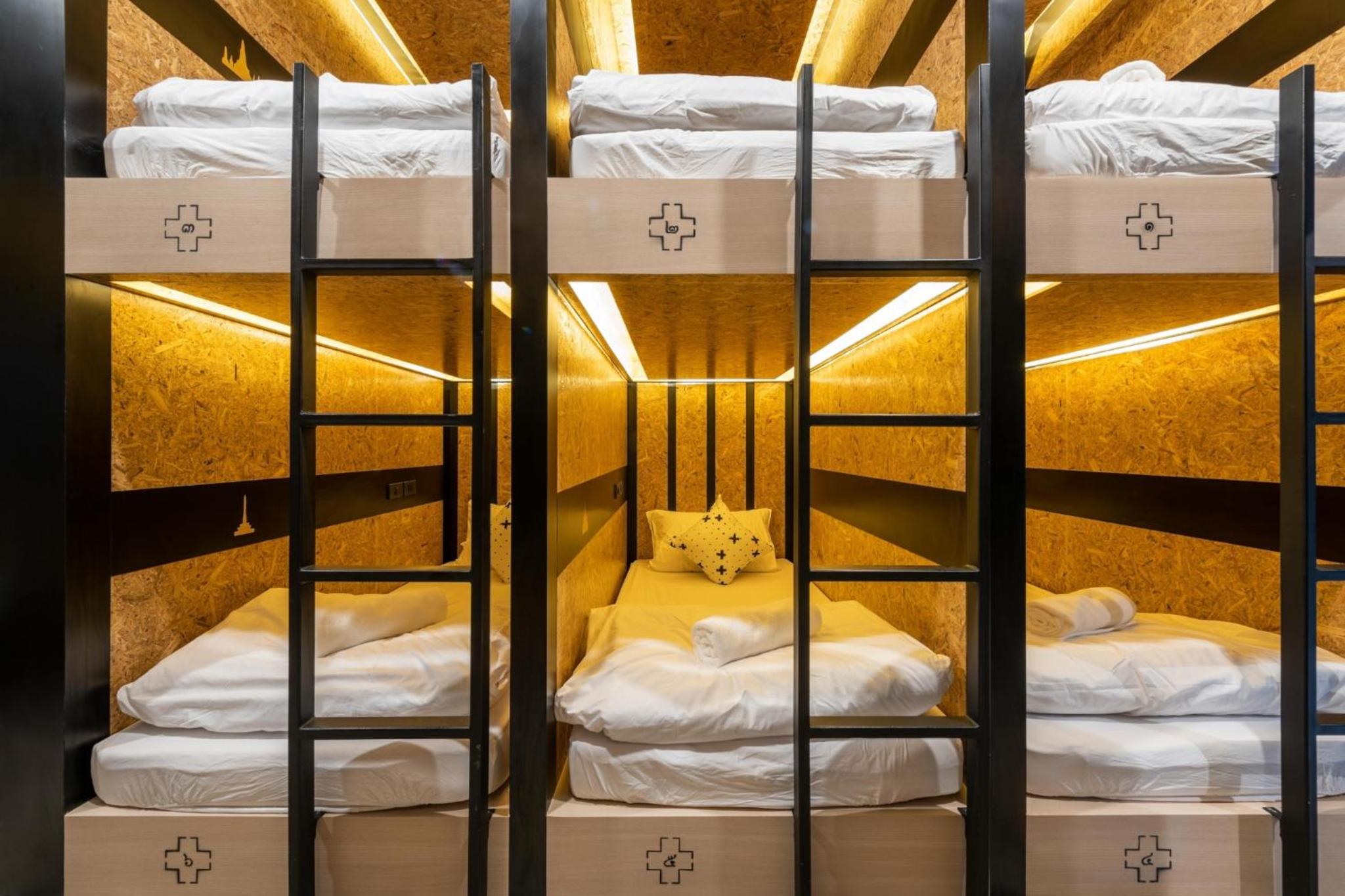 LOBSUEK Hostel