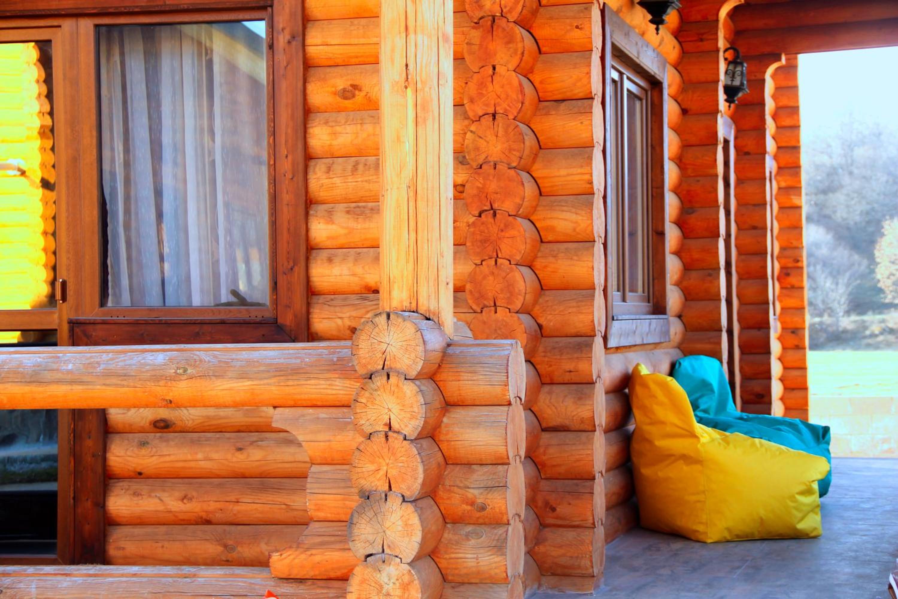 LOG HOUSE