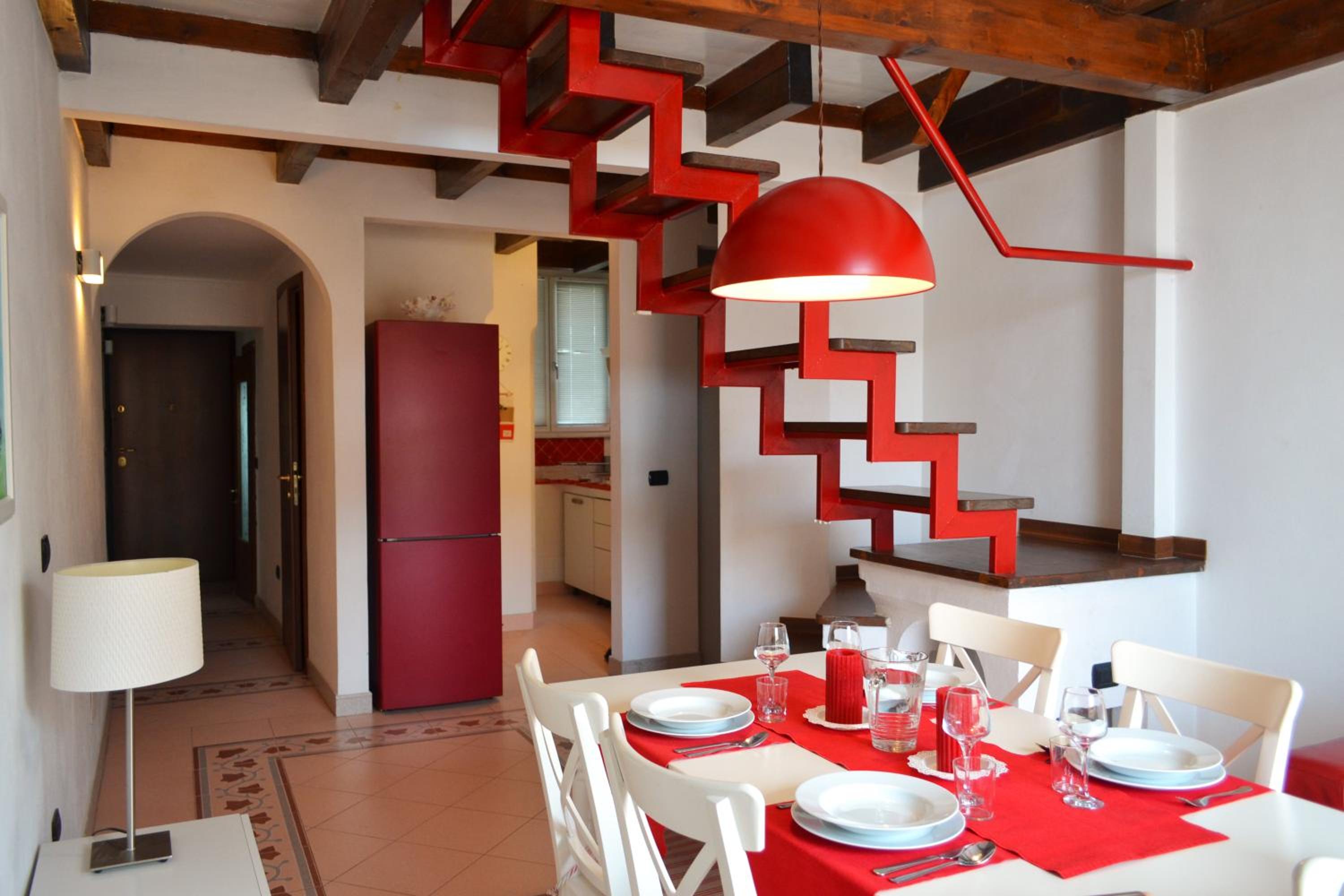 La "Casetta Rossa del Borgo" Tropea view 2