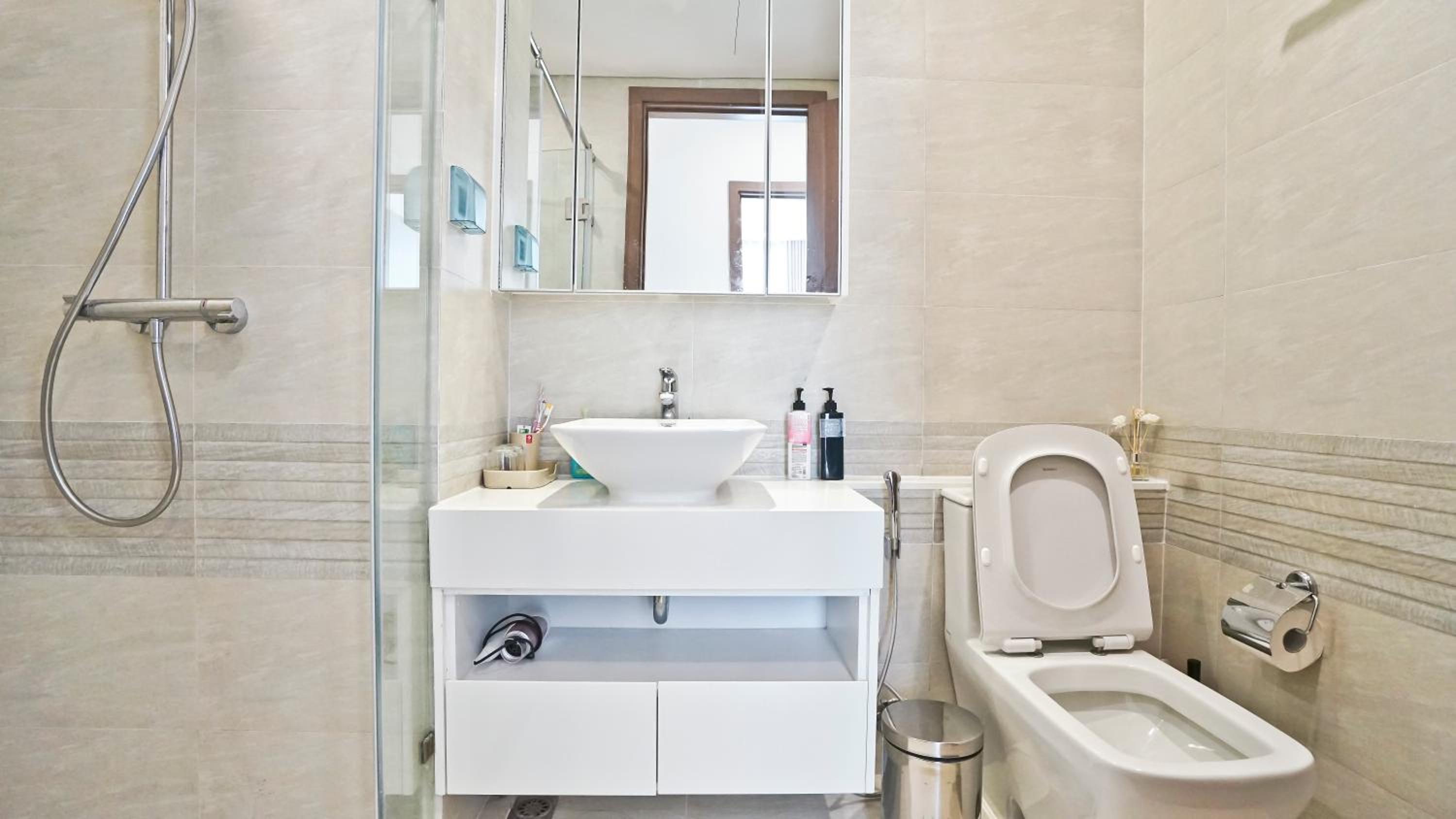 Hi-Home Suites - Vinhomes Metropolis