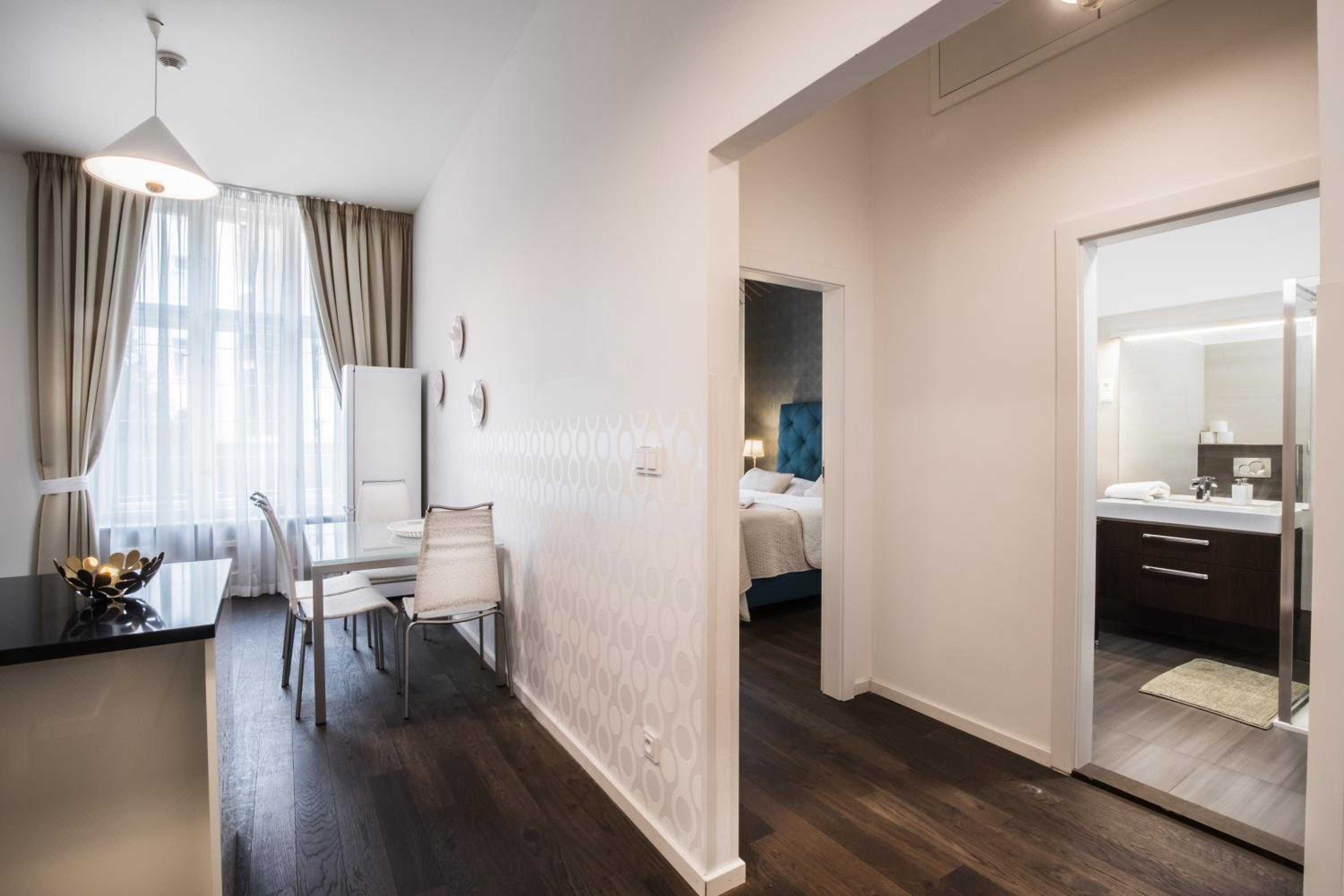 Luxury Modern Designed Oldtown Apartment