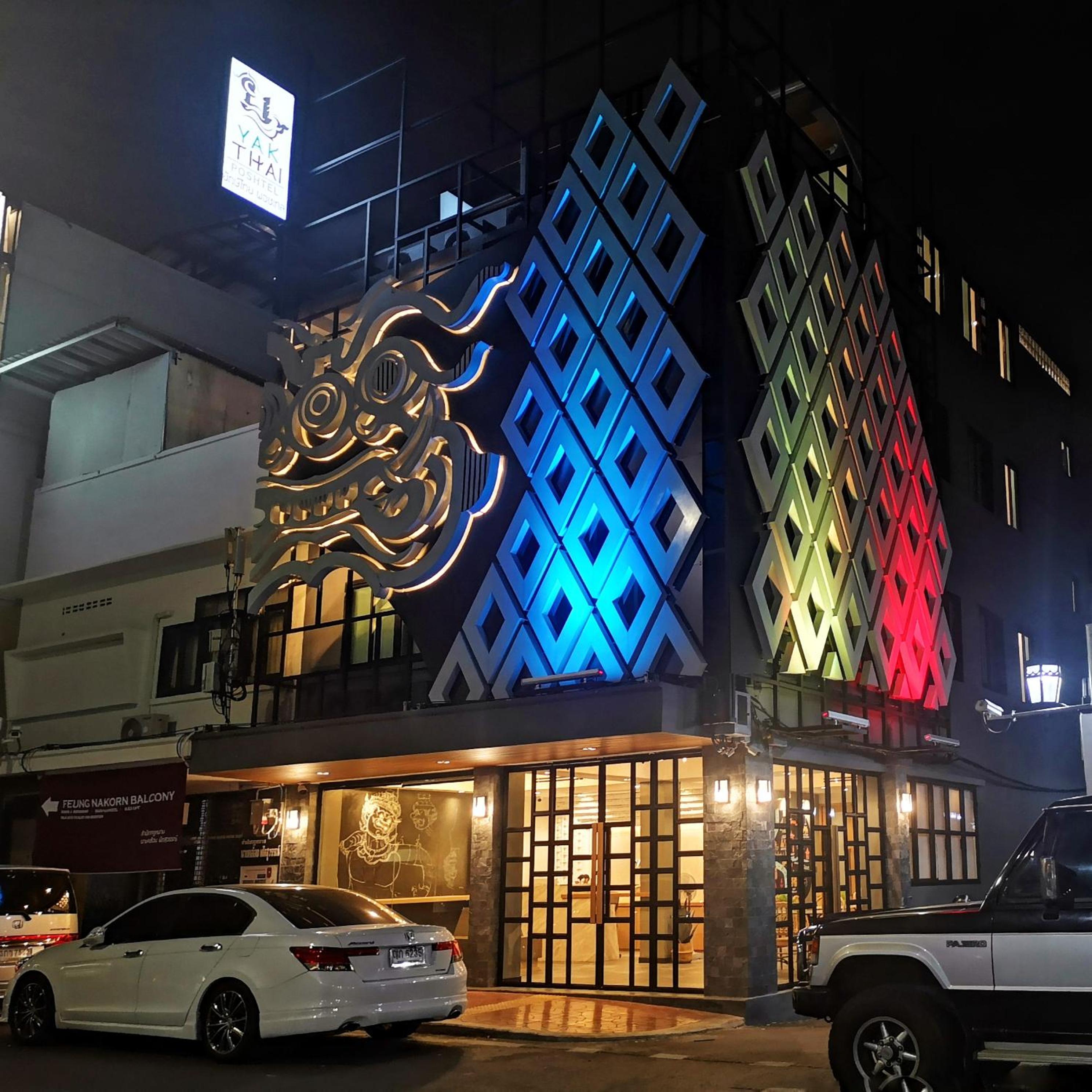 YAKTHAI POSHTEL