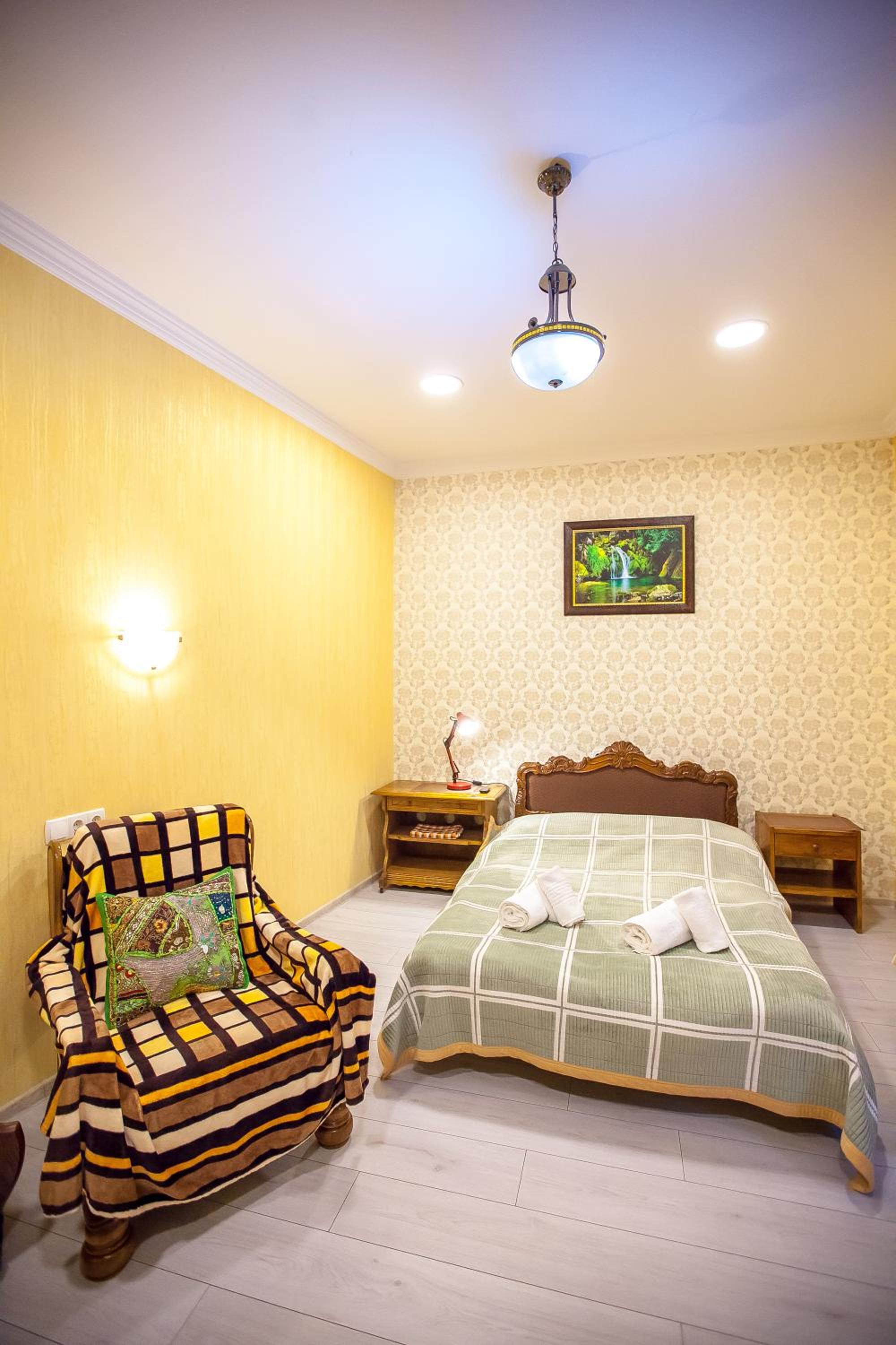 Guest House Happy Holidays view 4