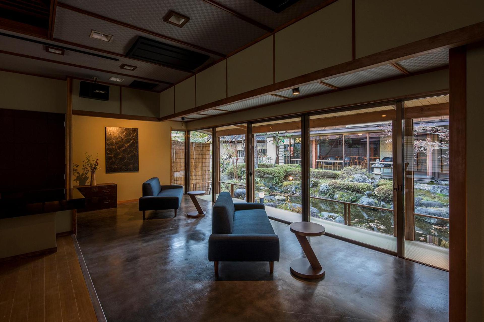 lounge