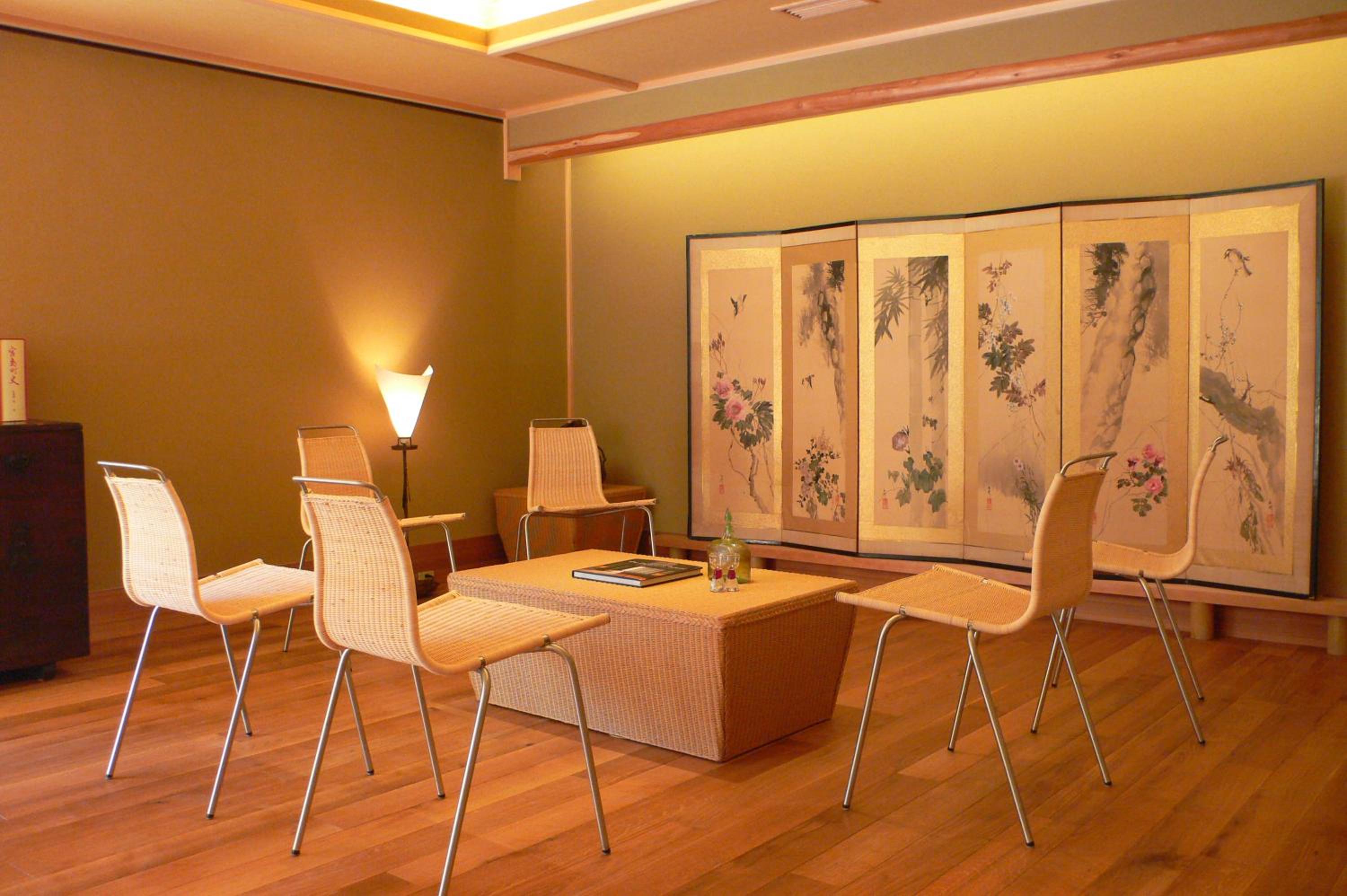 Itsukushimahigashimonzen Kikugawa