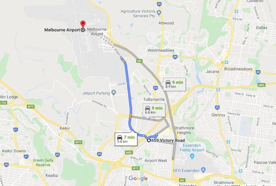 Silver House - Melbourne Airport Accommodation - 7 Minutes from Melbourne Airport