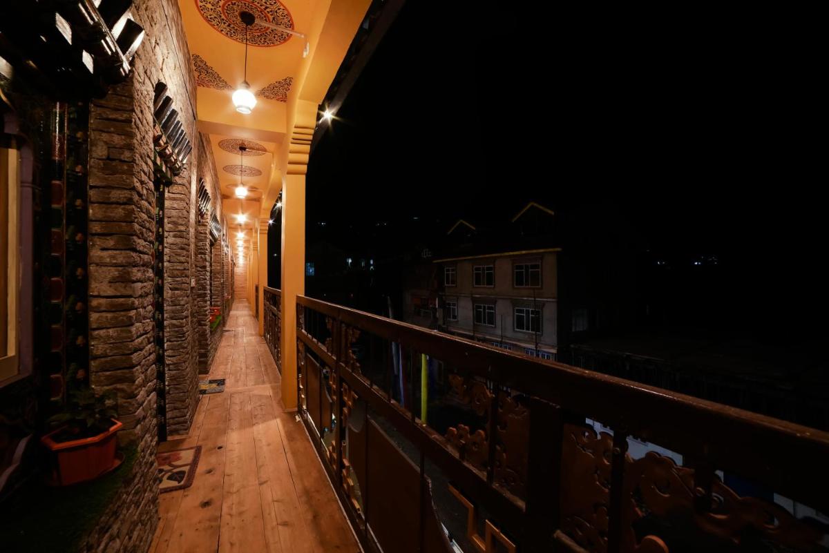 balcony