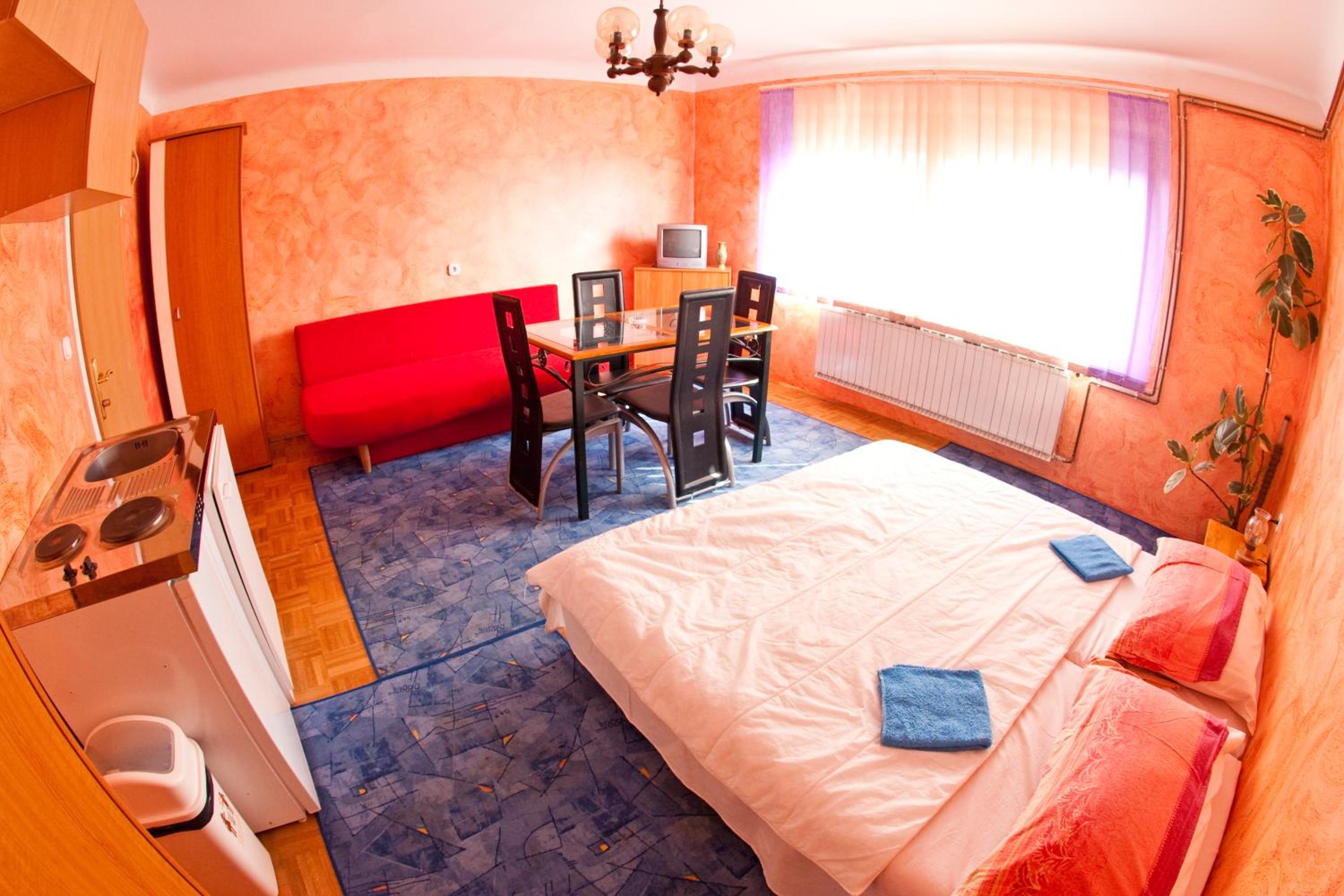 Guest House Pikapolonca view 5
