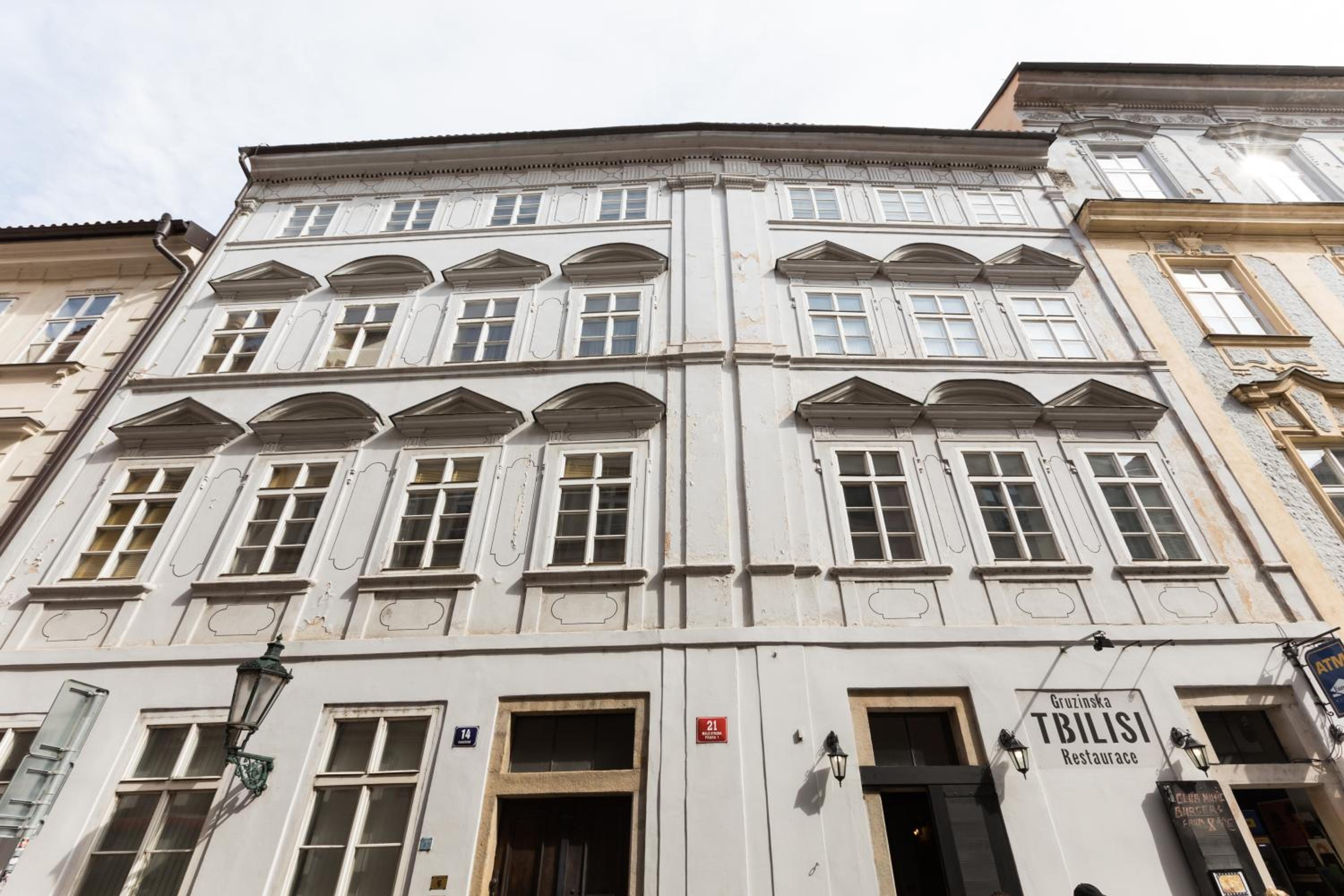 Charles Bridge Royal Apartments - Castle District