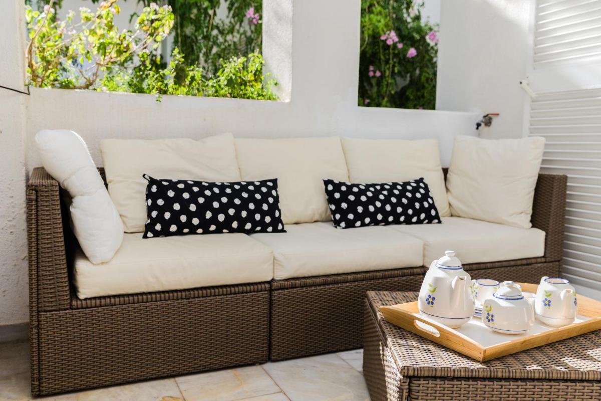 Oasis Club II Triplex Apartment by Rock Rentals photo 3