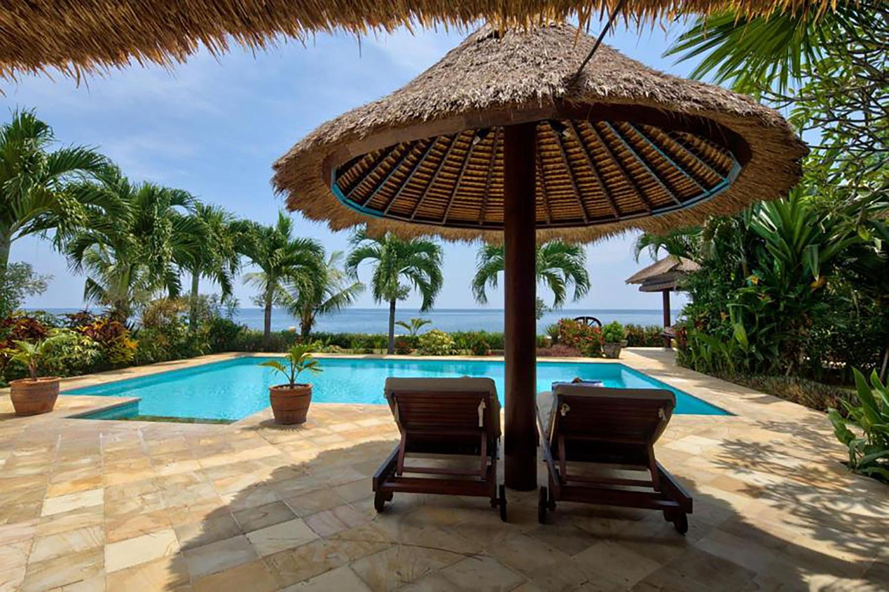 Villa Cahaya - Bali Sea Villas Beachfront and private pool view 2