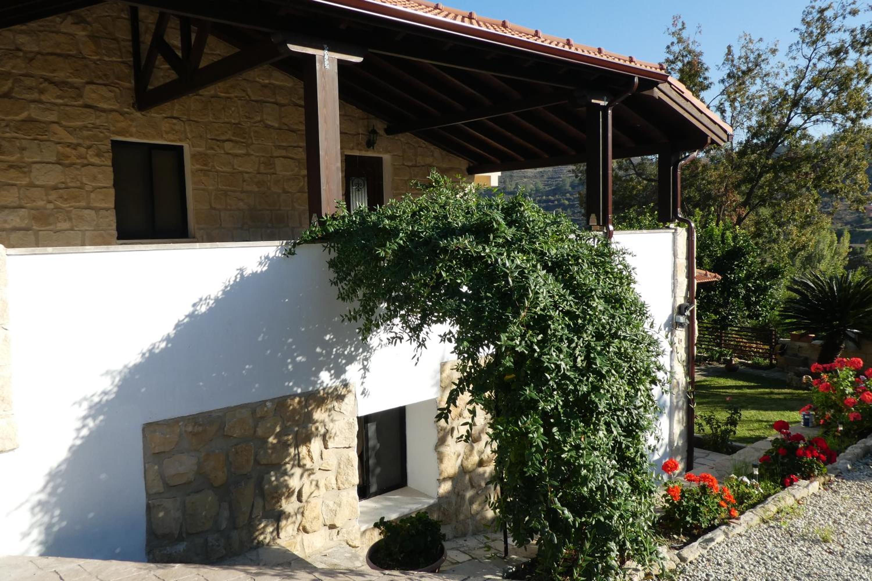 Lola's Cottage & Garden