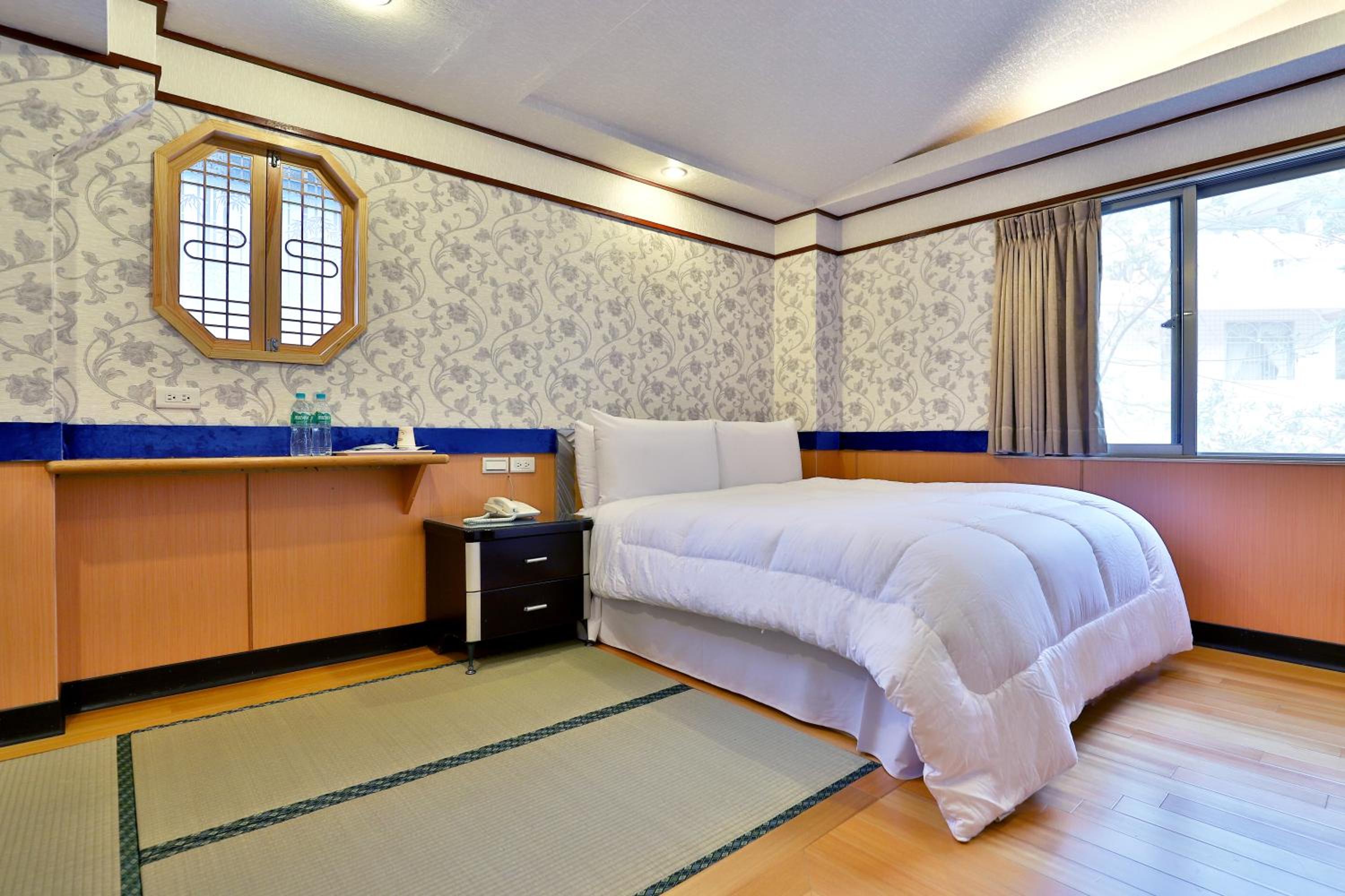 Phoenix Pavilion Hot Spring Hotel