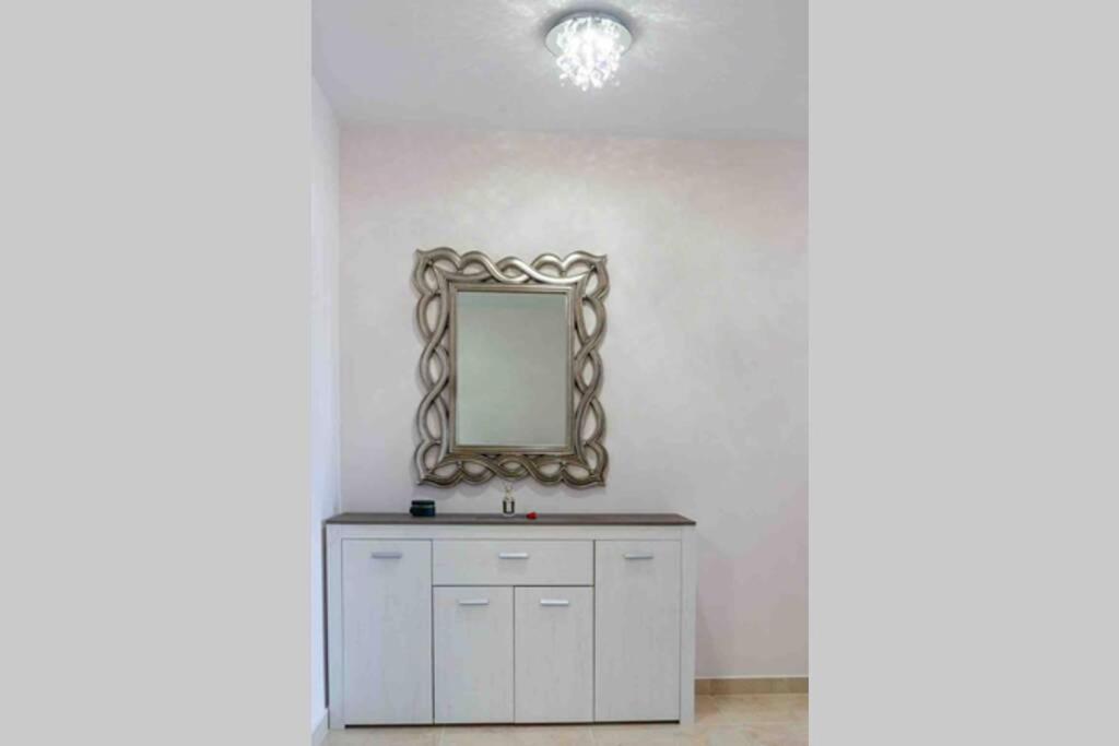 Esmeralda. Luxury. 1 line of the ocean. View! Quality! view 5