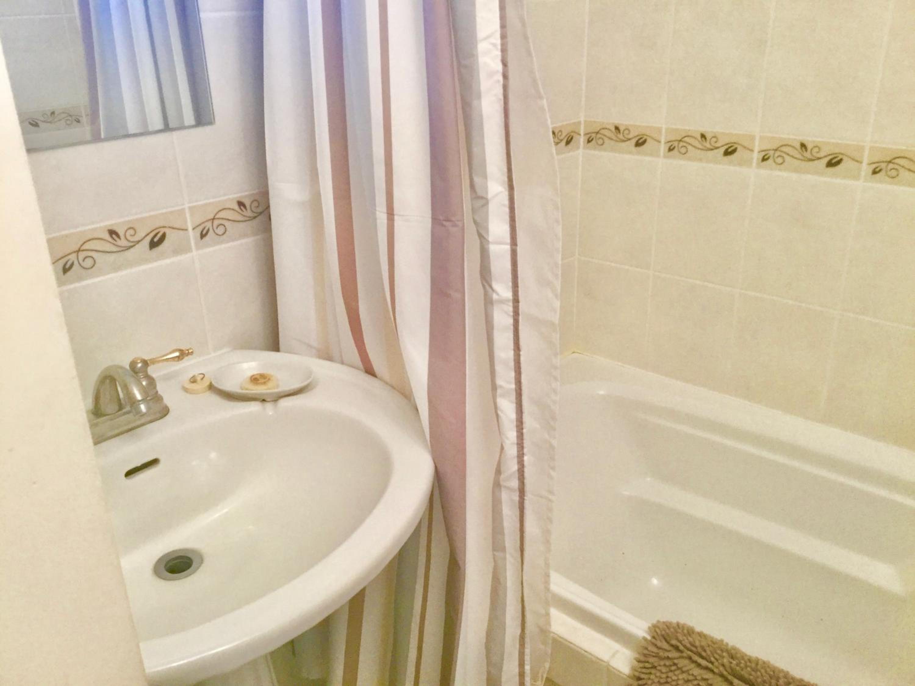Burley's Executive Garden Suite
