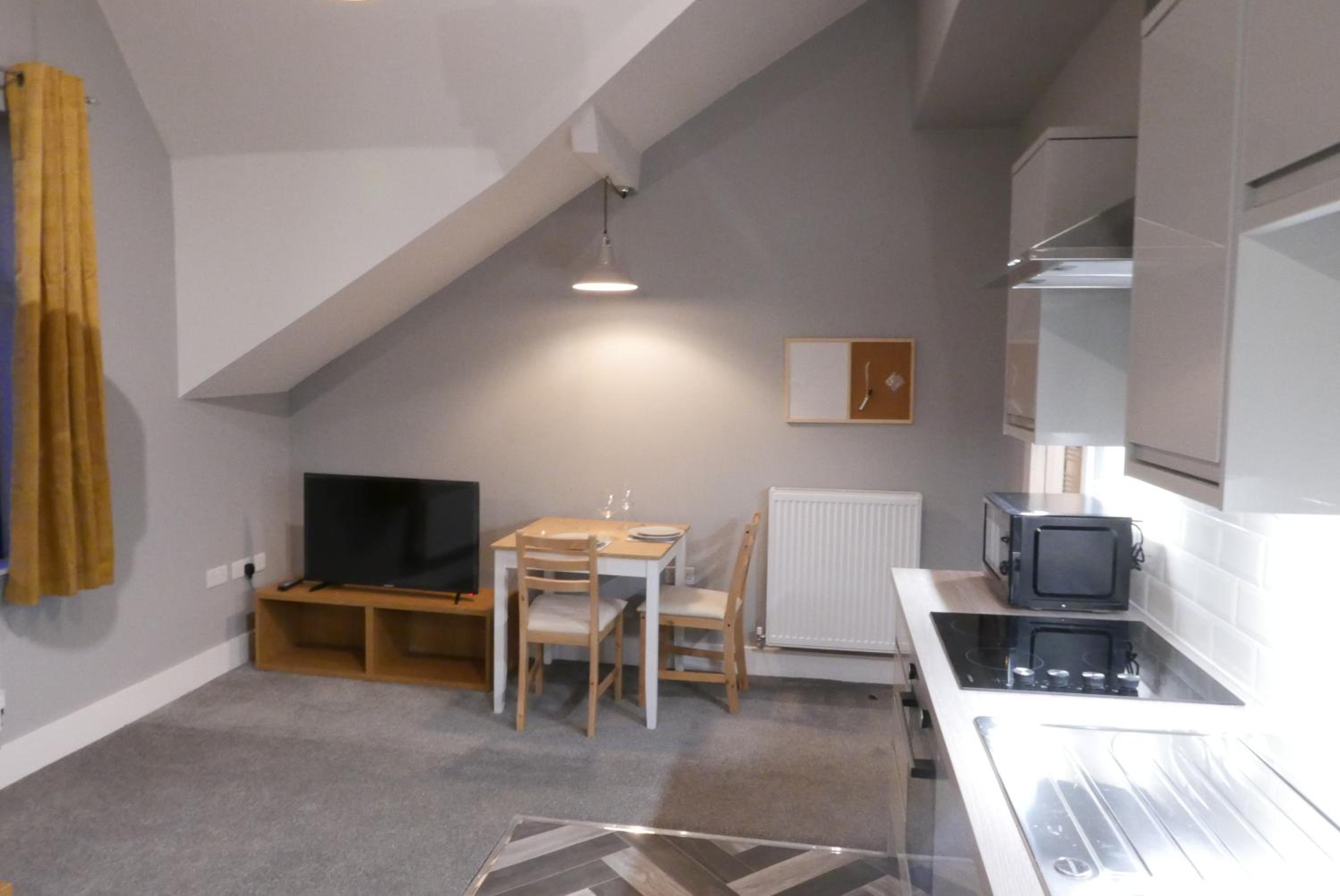 1 bed Apt close to Leeds Arena Sleeps up to 4 people F5 view 2