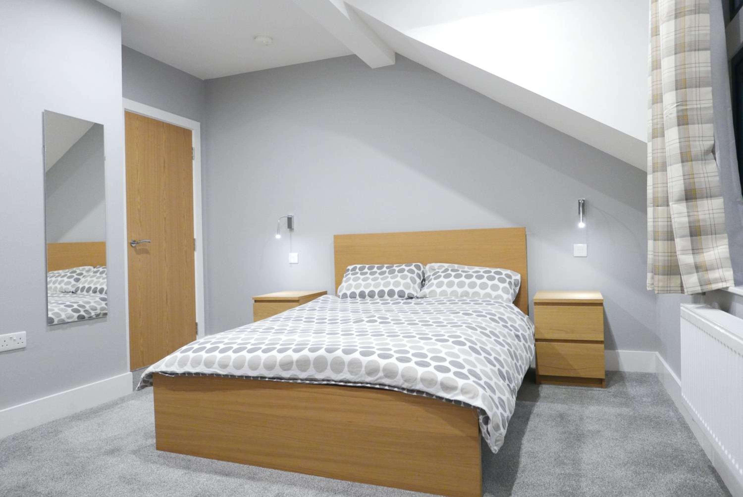 1 bed Apt close to Leeds Arena Sleeps up to 4 people F5 view 5