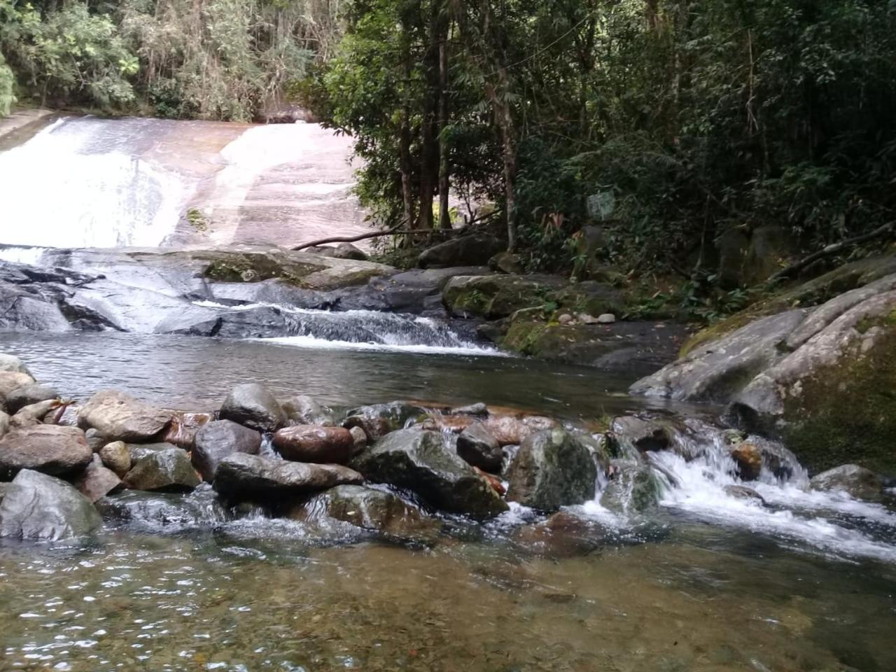 Mansão Adonai nas Cachoeiras de Penedo