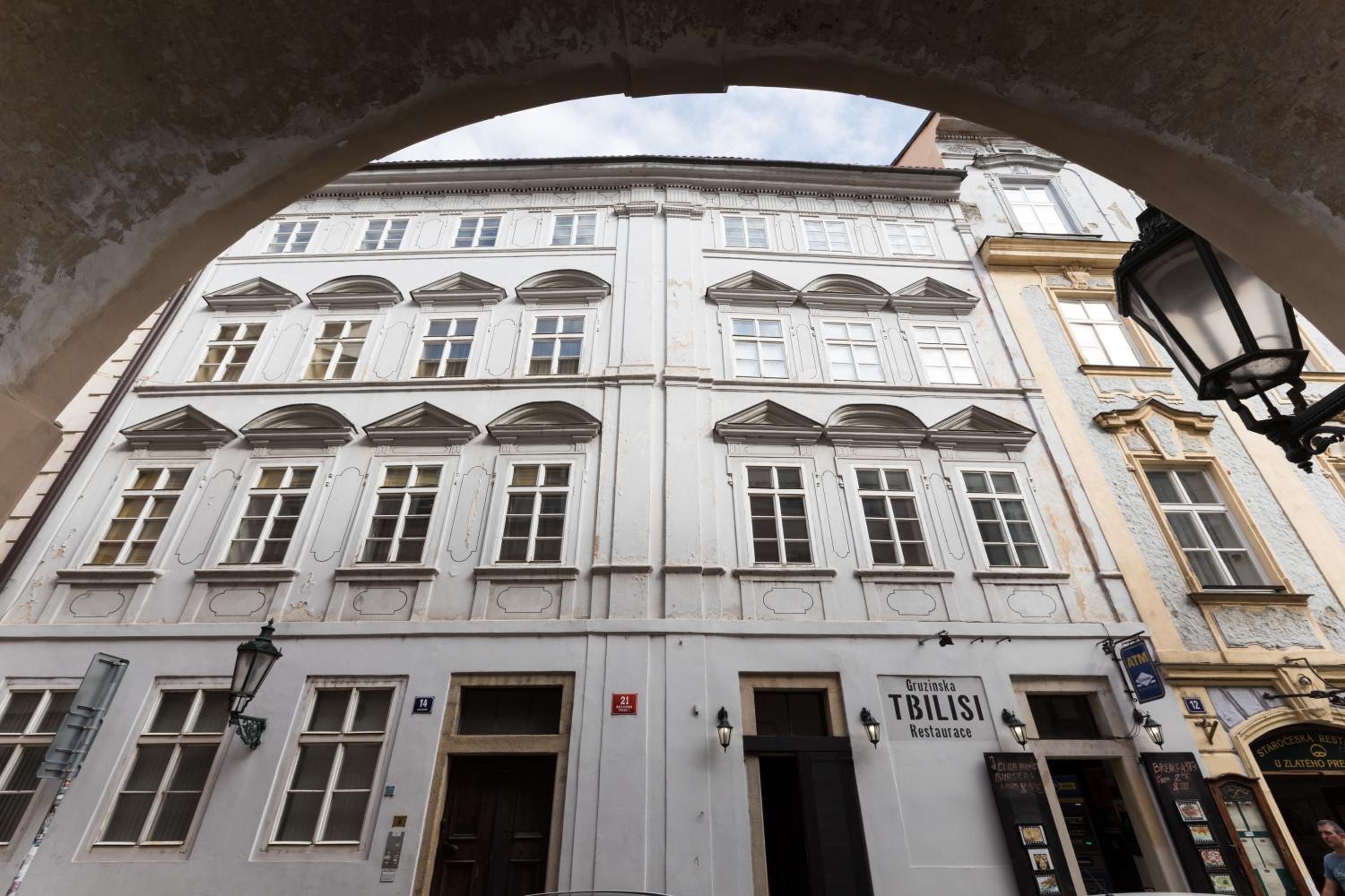 Charles Bridge Royal Apartments - Castle District