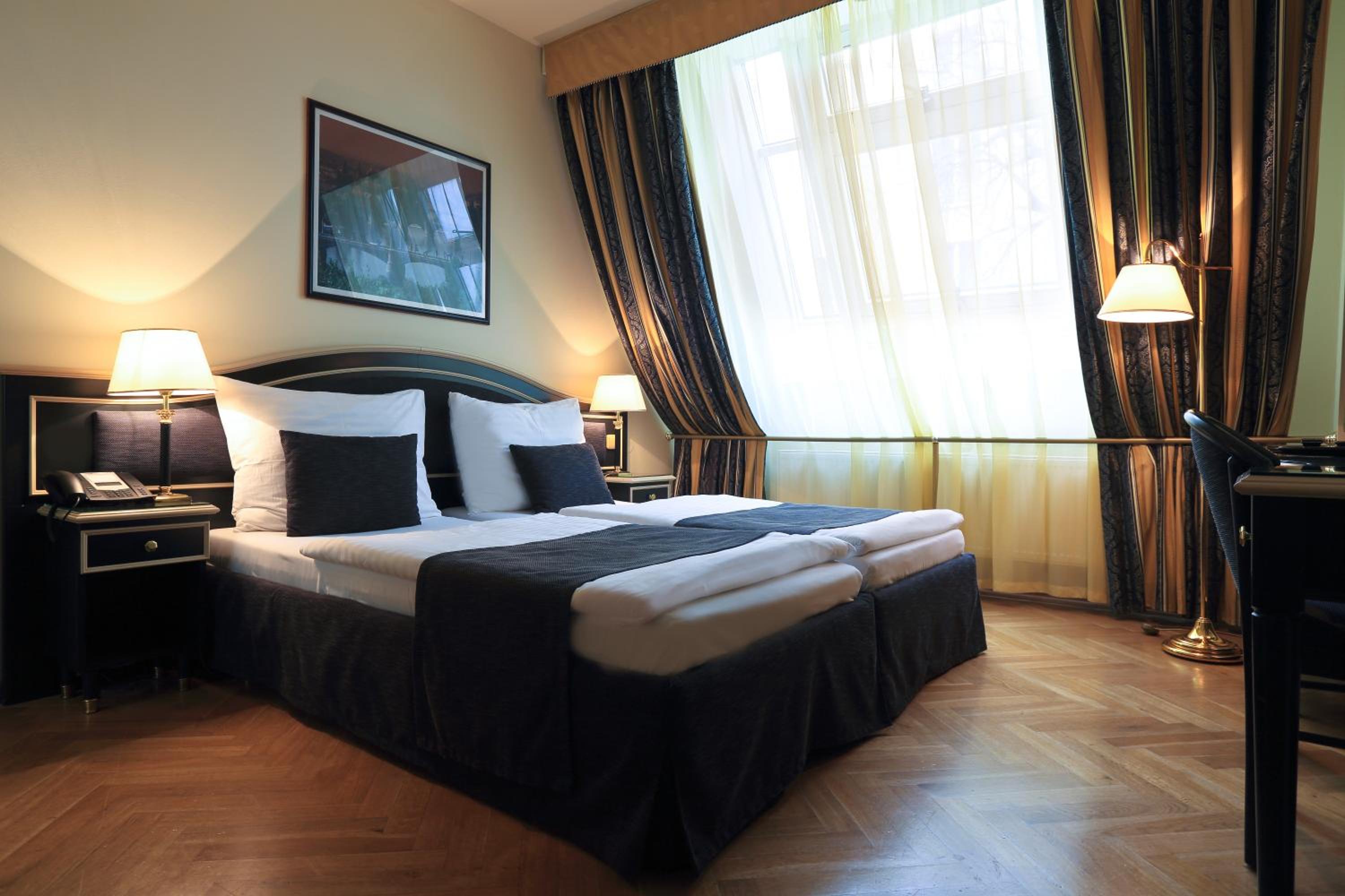 Elysee Hotel photo 5