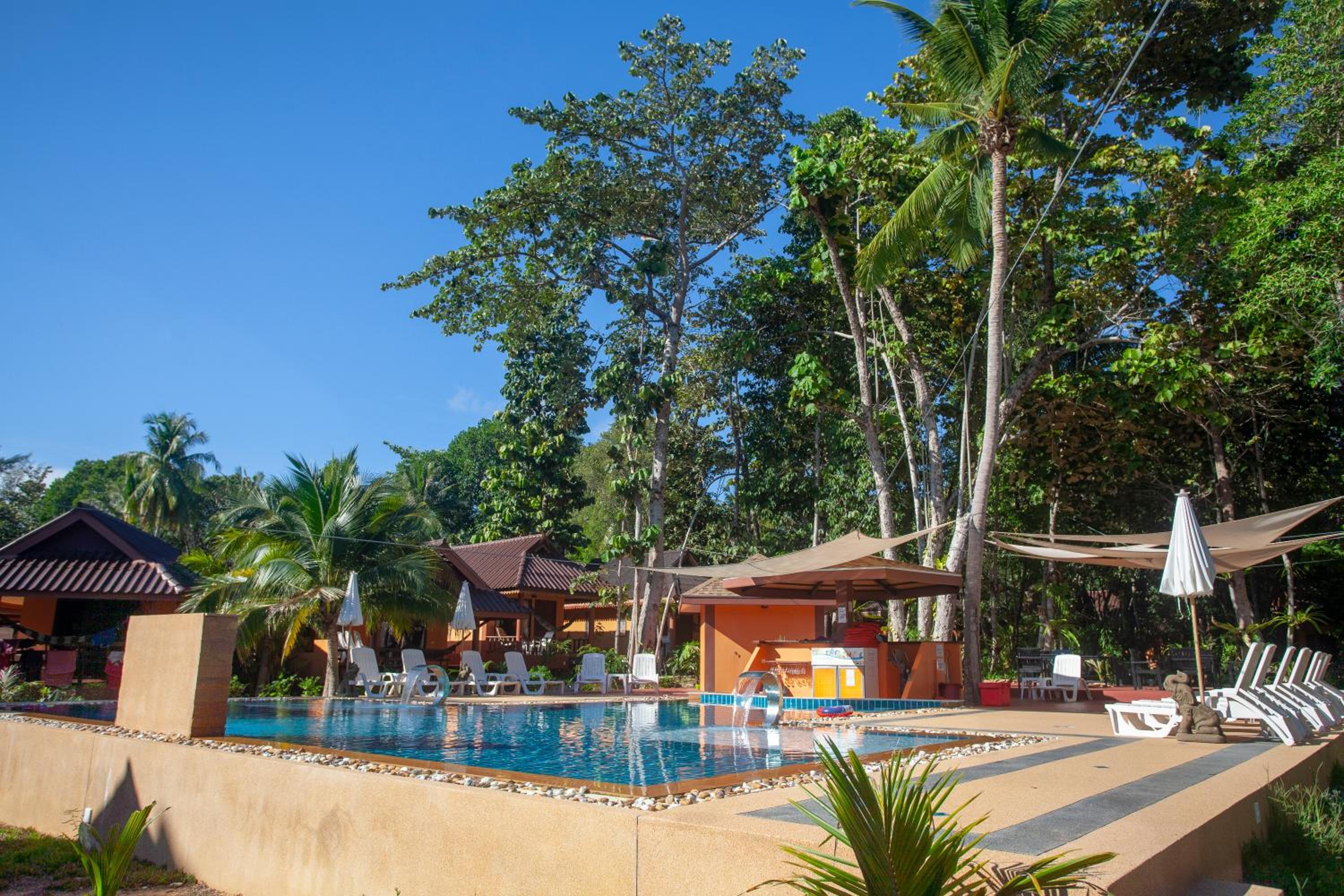 Lanta Pearl Beach Resort