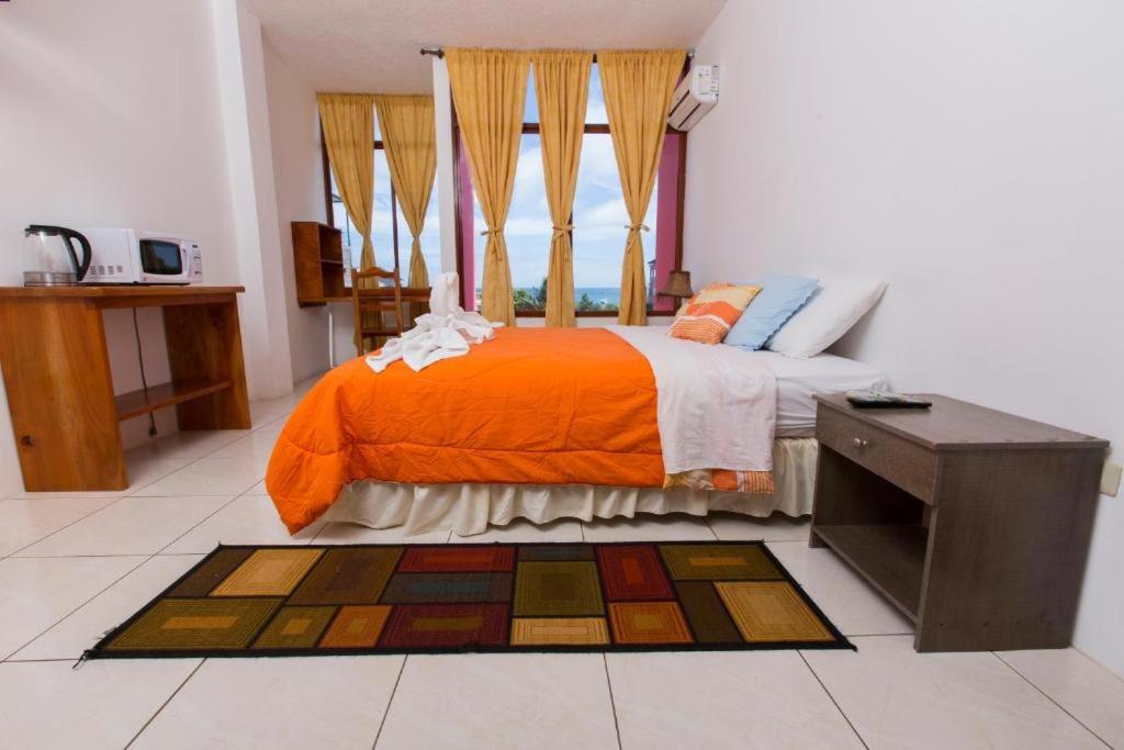 Hostal Tongo Reef view 5