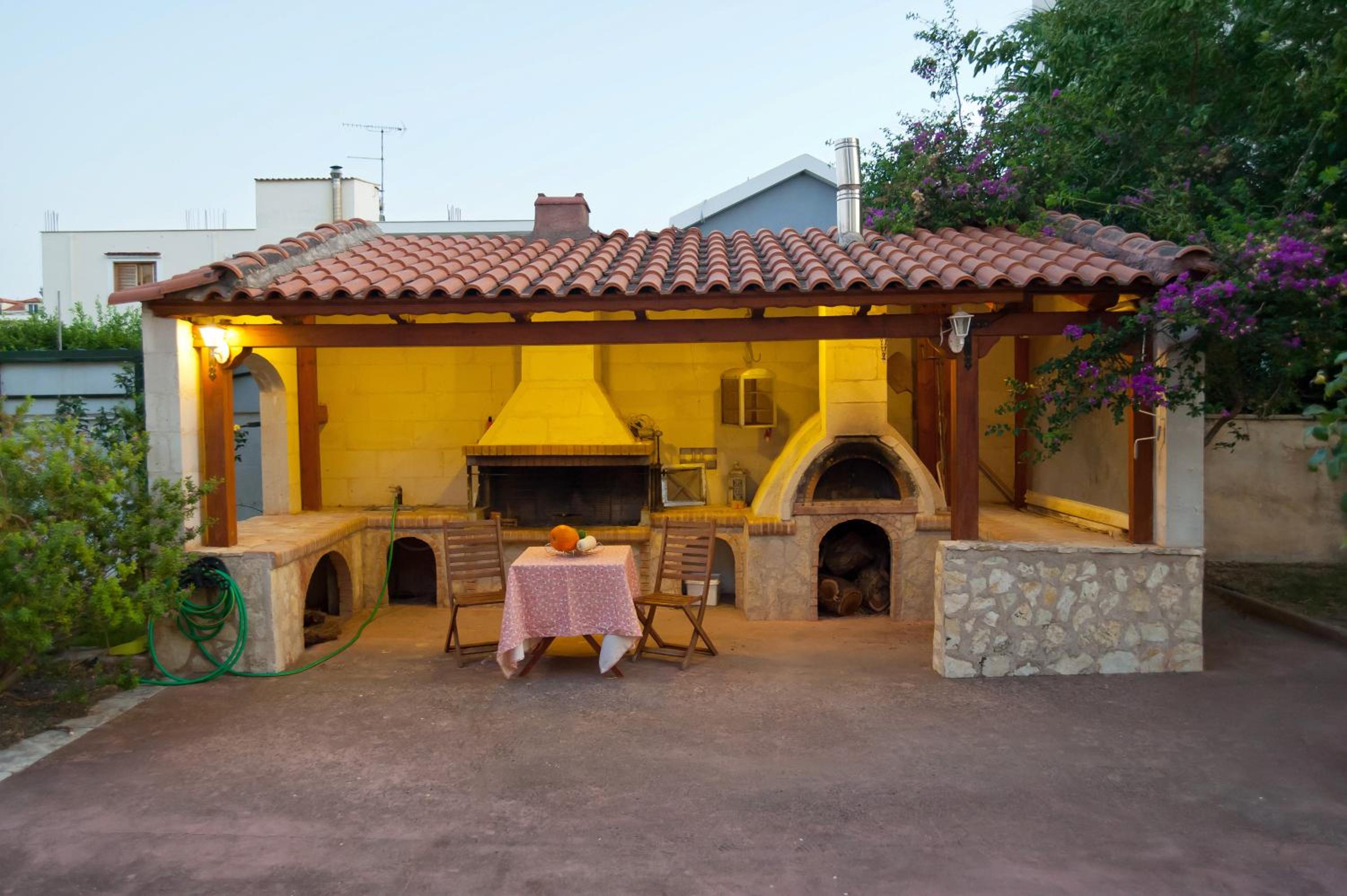 Villa Elli 2 Beach-front villa with garden view 5