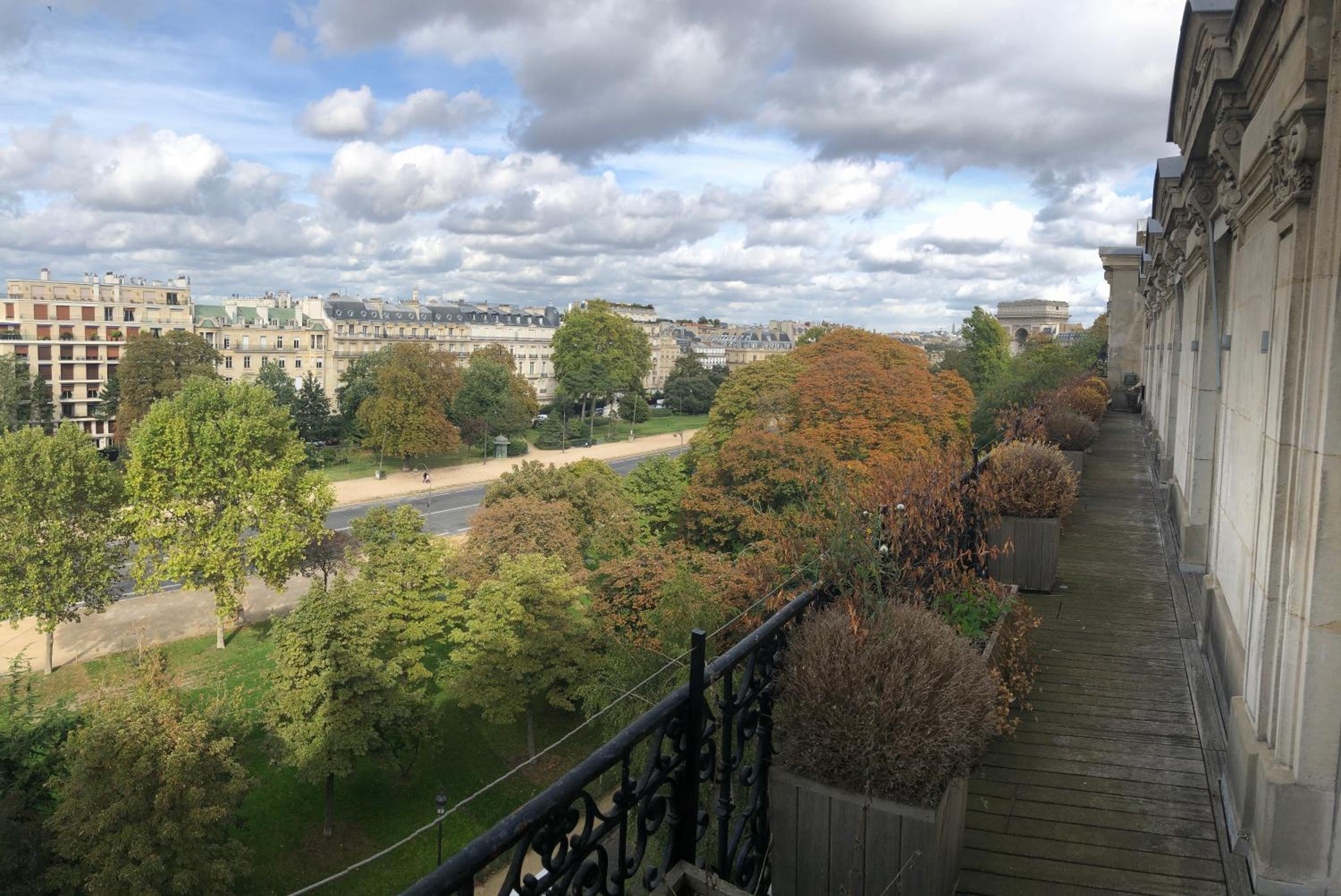 ARC de TRIOMPHE - FOCH PALACE