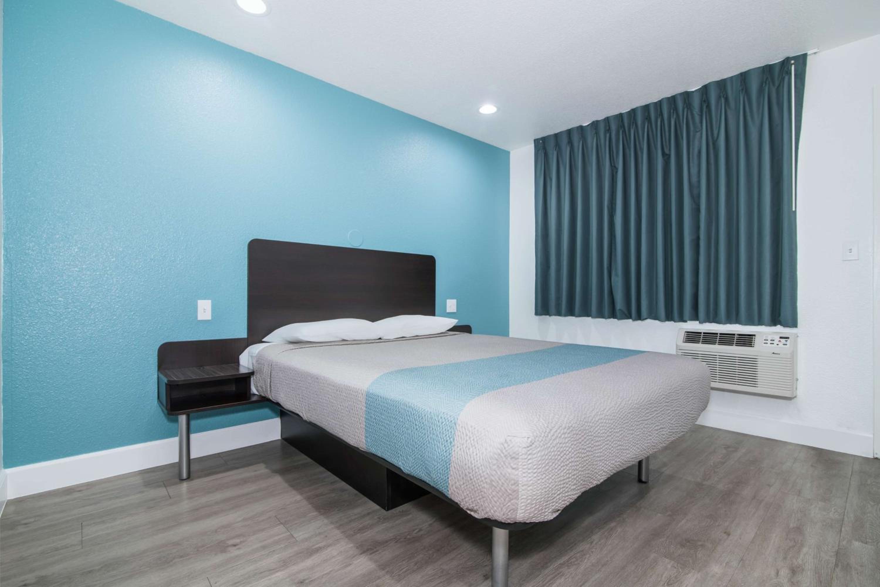 Riverside Vacations - Motel 6-Moreno Valley, CA - Perris - Property Image 1
