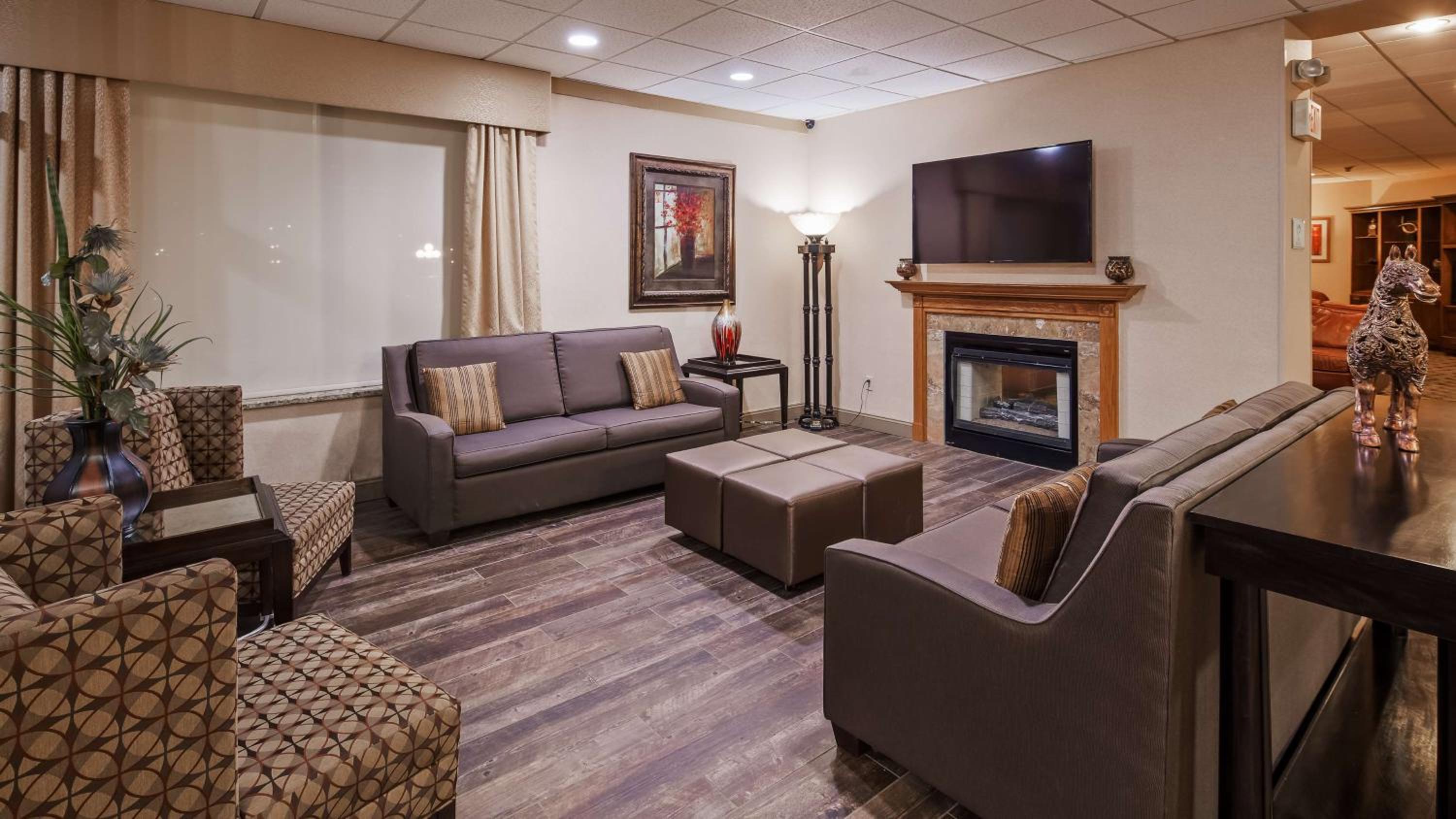 Council Bluffs Vacations - Best Western Crossroads of the Bluffs - Property Image 19