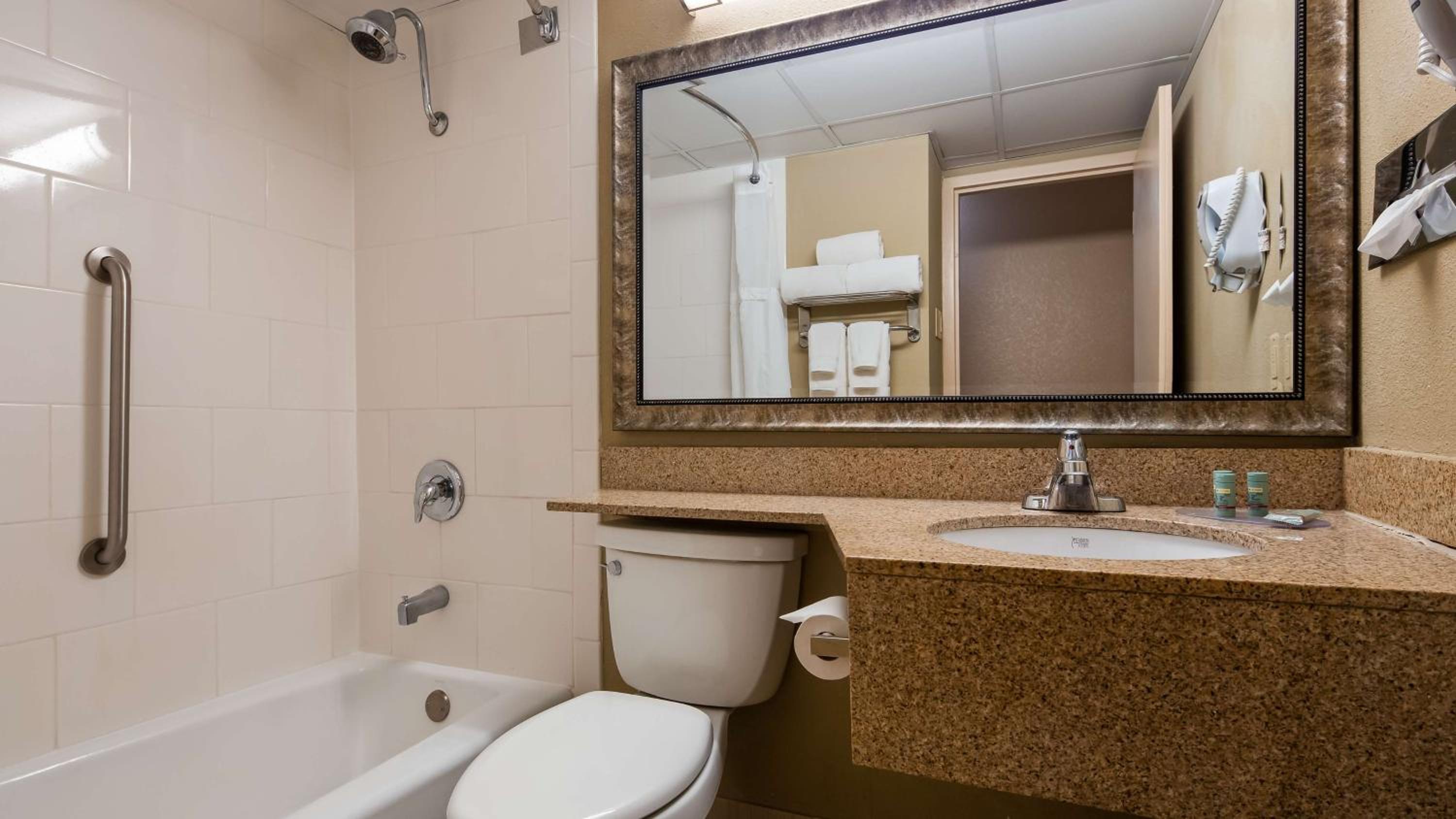 Council Bluffs Vacations - Best Western Crossroads of the Bluffs - Property Image 16