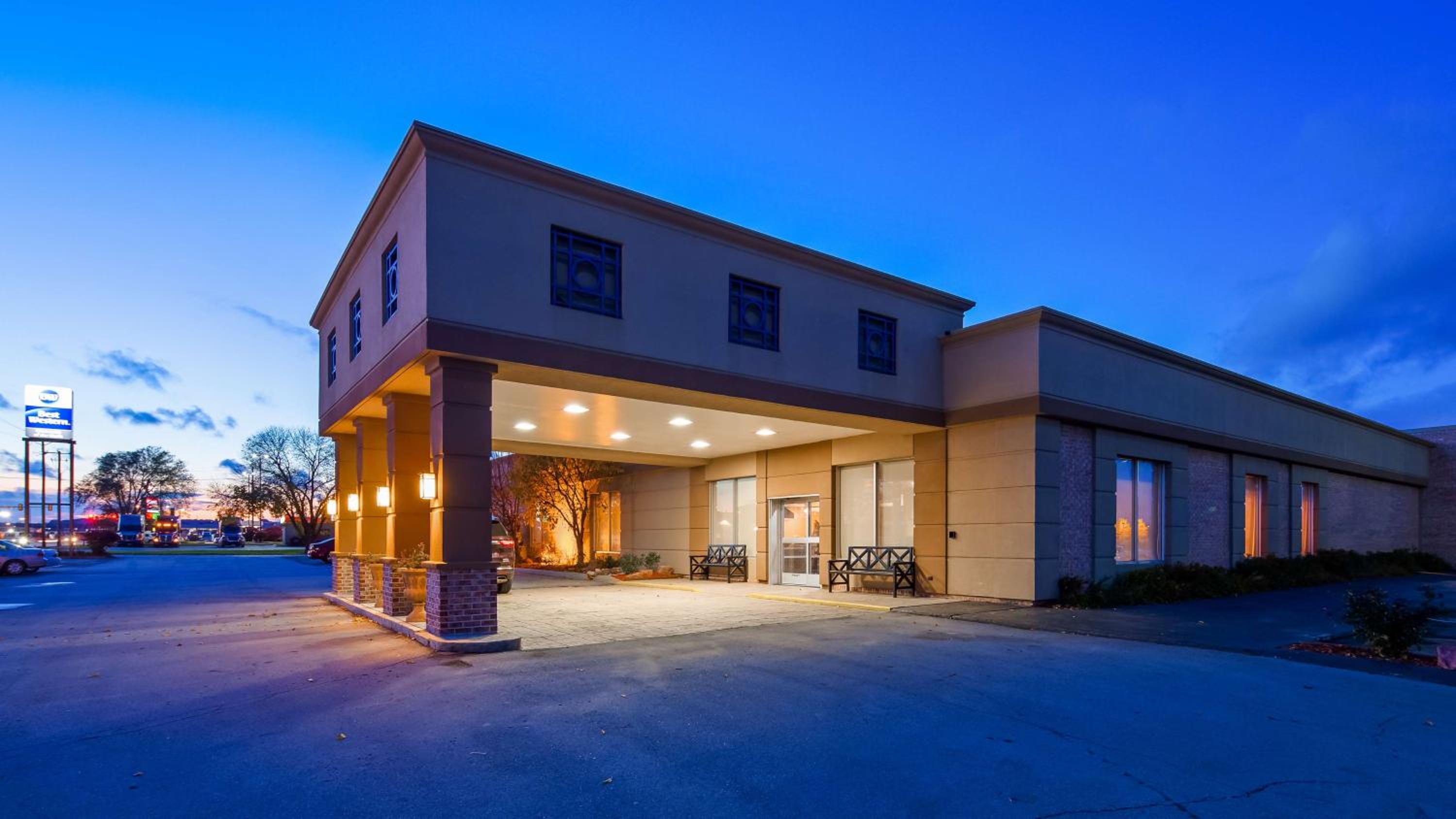 Council Bluffs Vacations - Best Western Crossroads of the Bluffs - Property Image 14