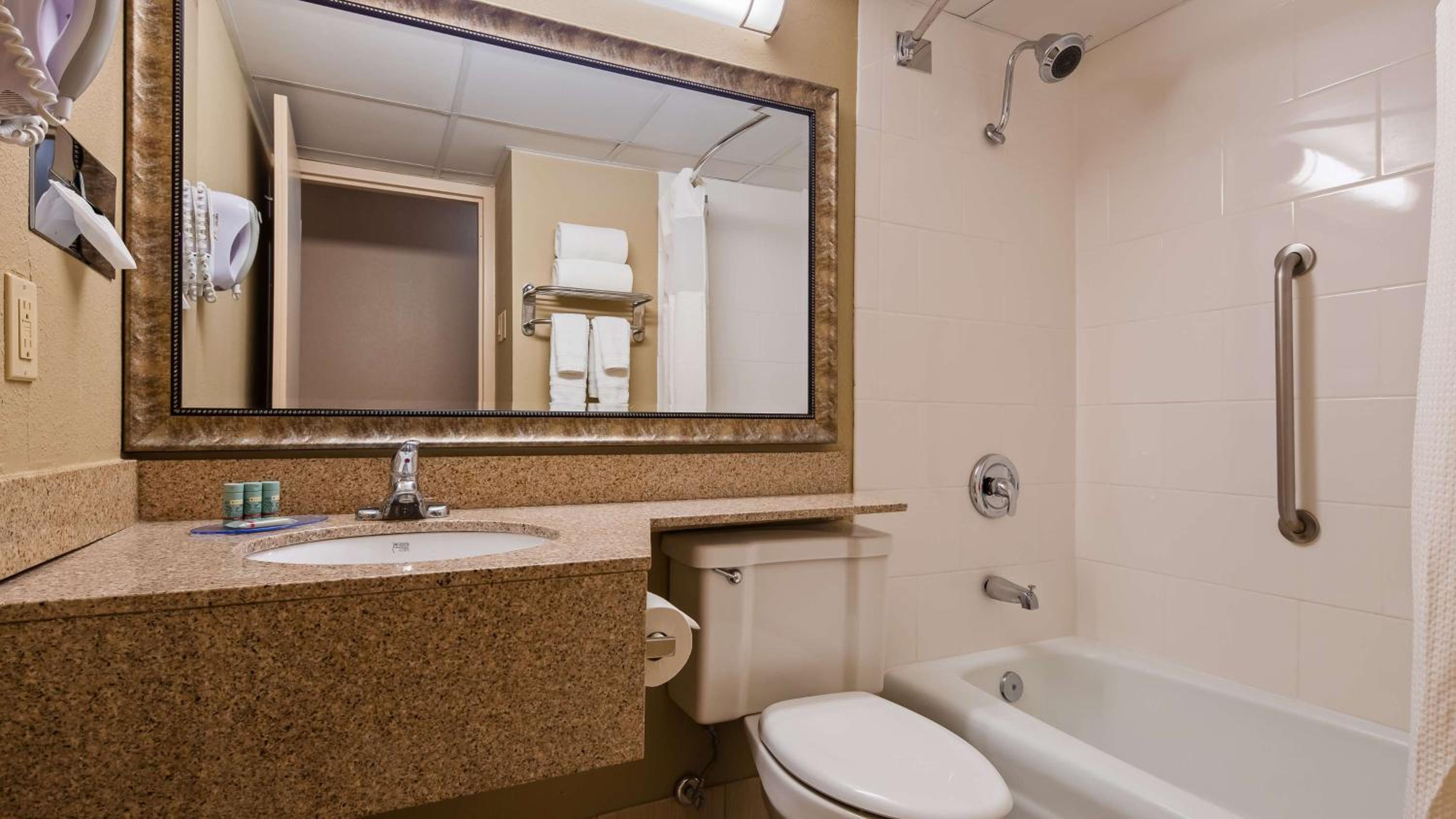 Council Bluffs Vacations - Best Western Crossroads of the Bluffs - Property Image 7